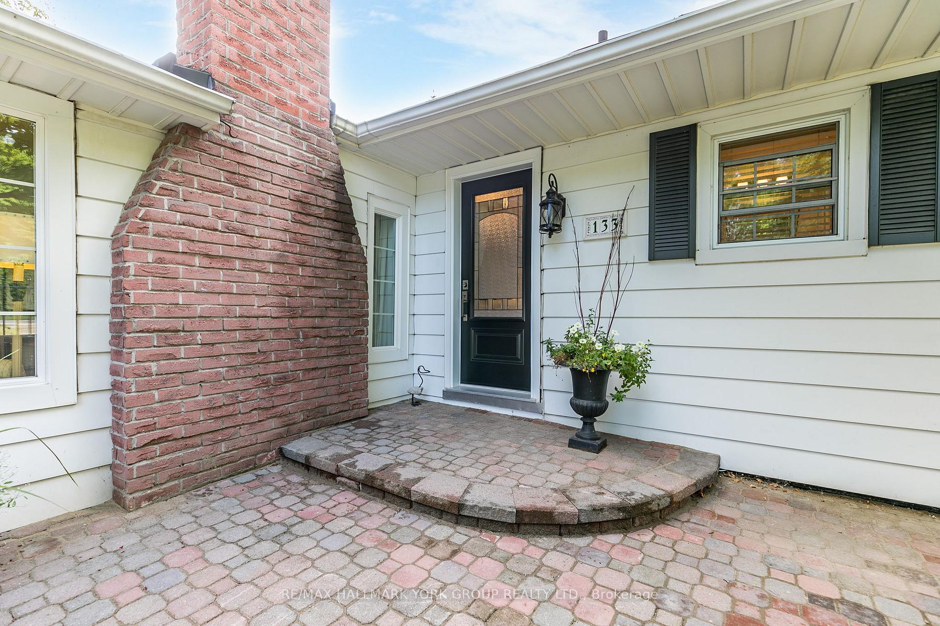Photo 5 of 133 Gurnett Street, Aurora, Aurora Village — HOMEH