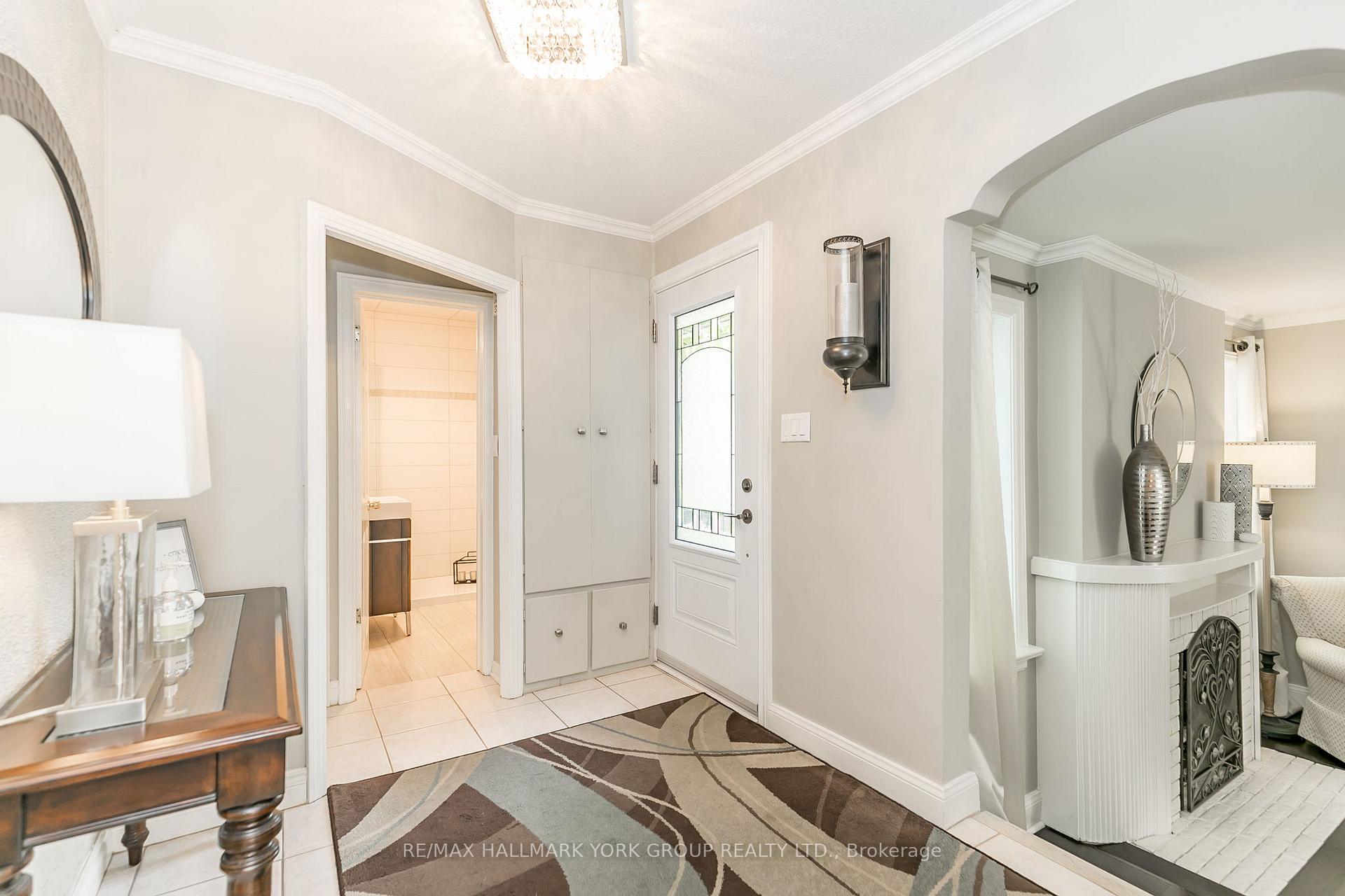 Photo 6 of 133 Gurnett Street, Aurora, Aurora Village — HOMEH