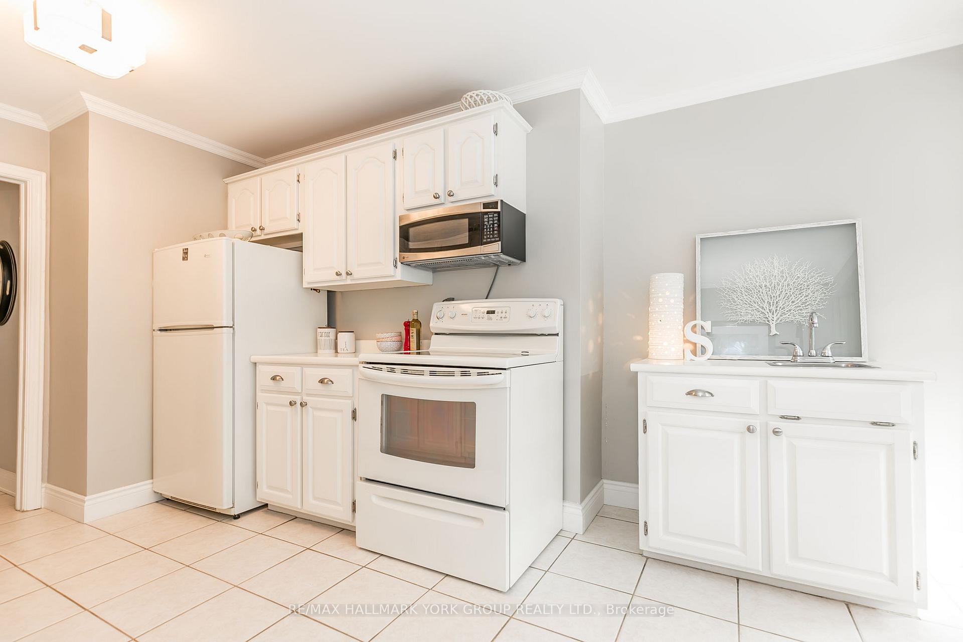 Photo 19 of 133 Gurnett Street, Aurora, Aurora Village — HOMEH