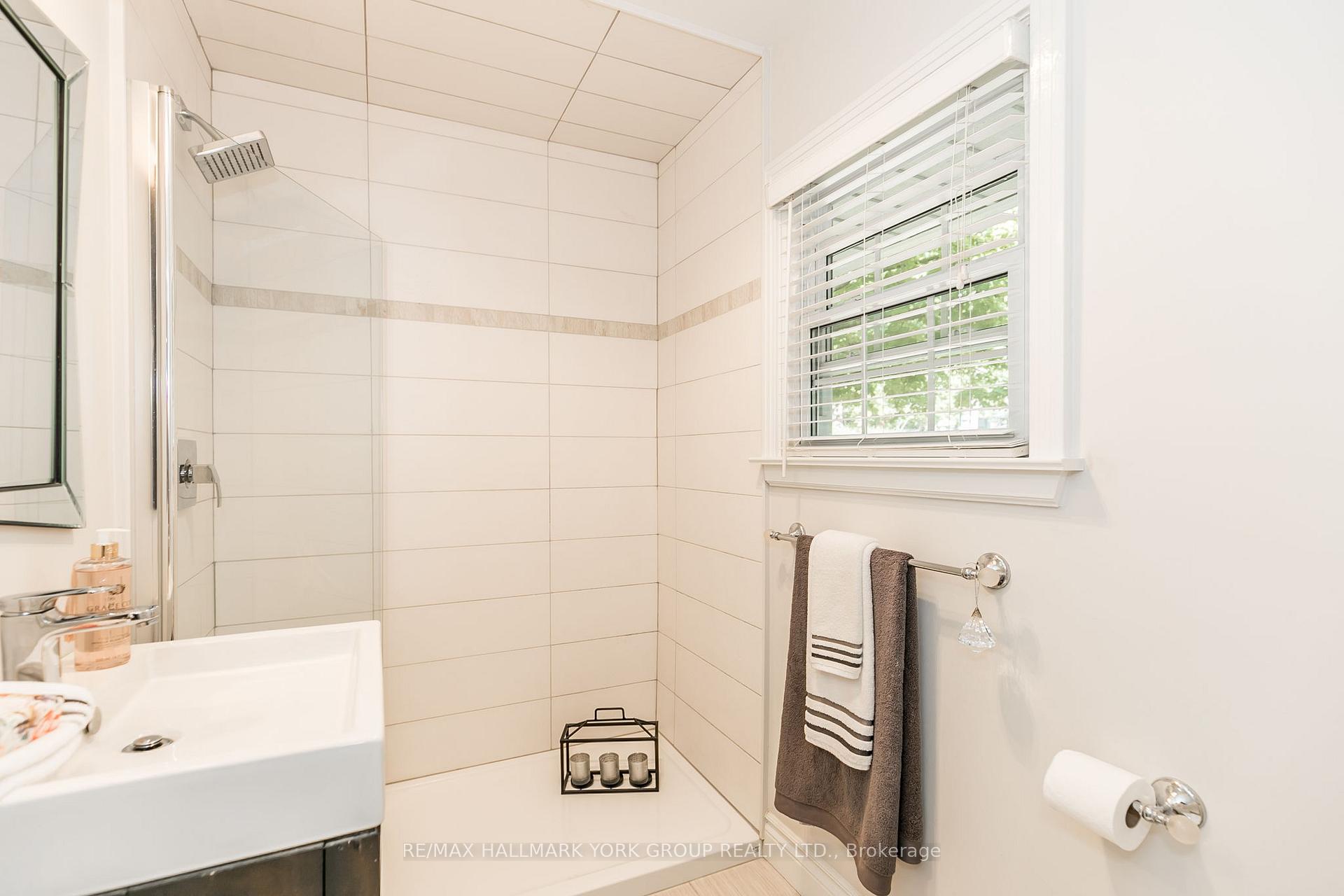 Photo 26 of 133 Gurnett Street, Aurora, Aurora Village — HOMEH