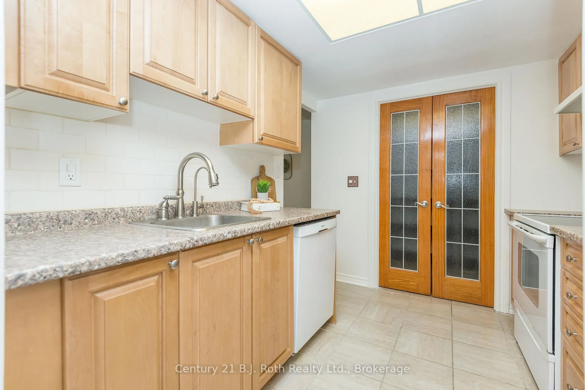 Photo 14 of Unit 305, 65 Ellen Street, Barrie, Lakeshore — HOMEH