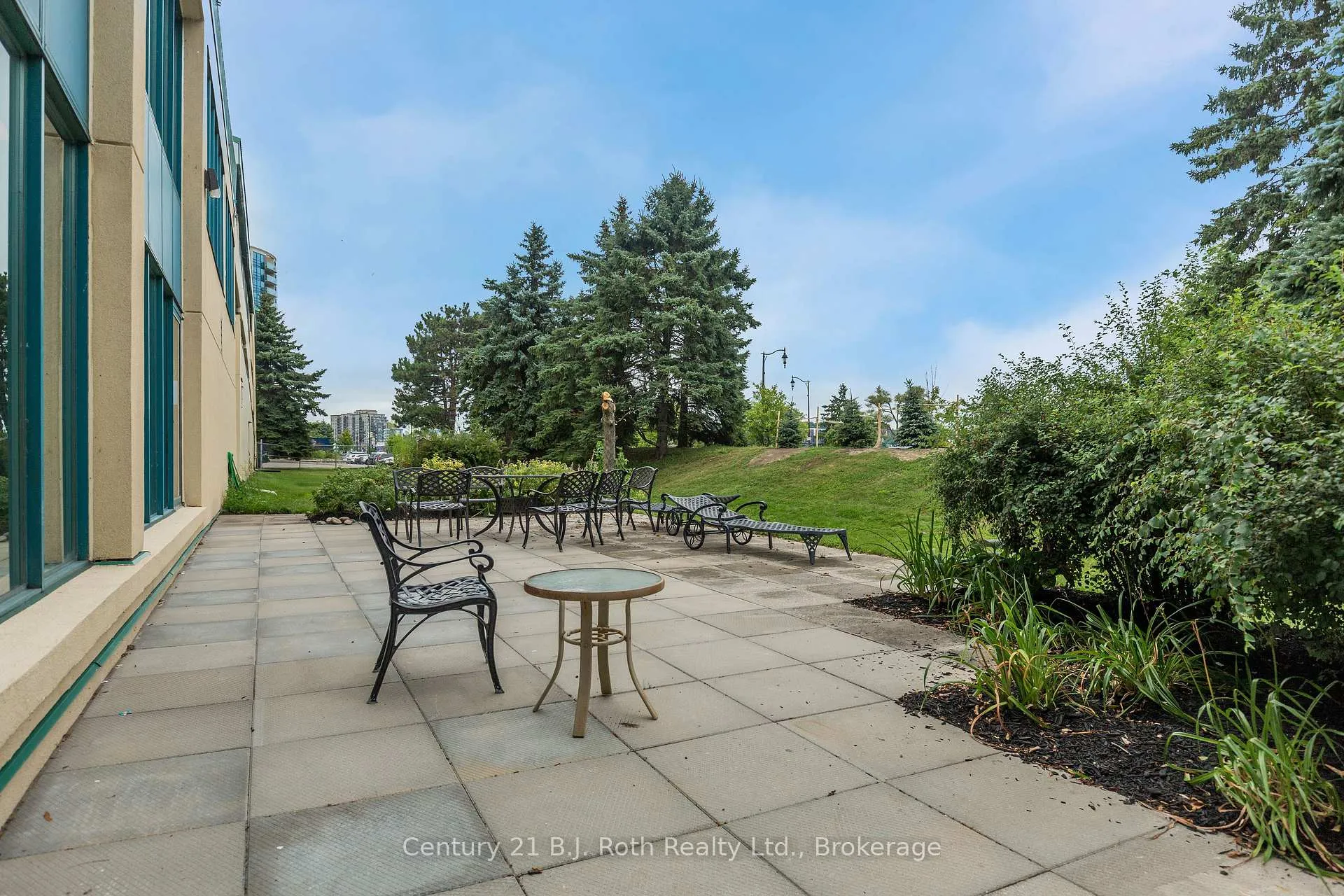 Photo 35 of Unit 305, 65 Ellen Street, Barrie, Lakeshore — HOMEH
