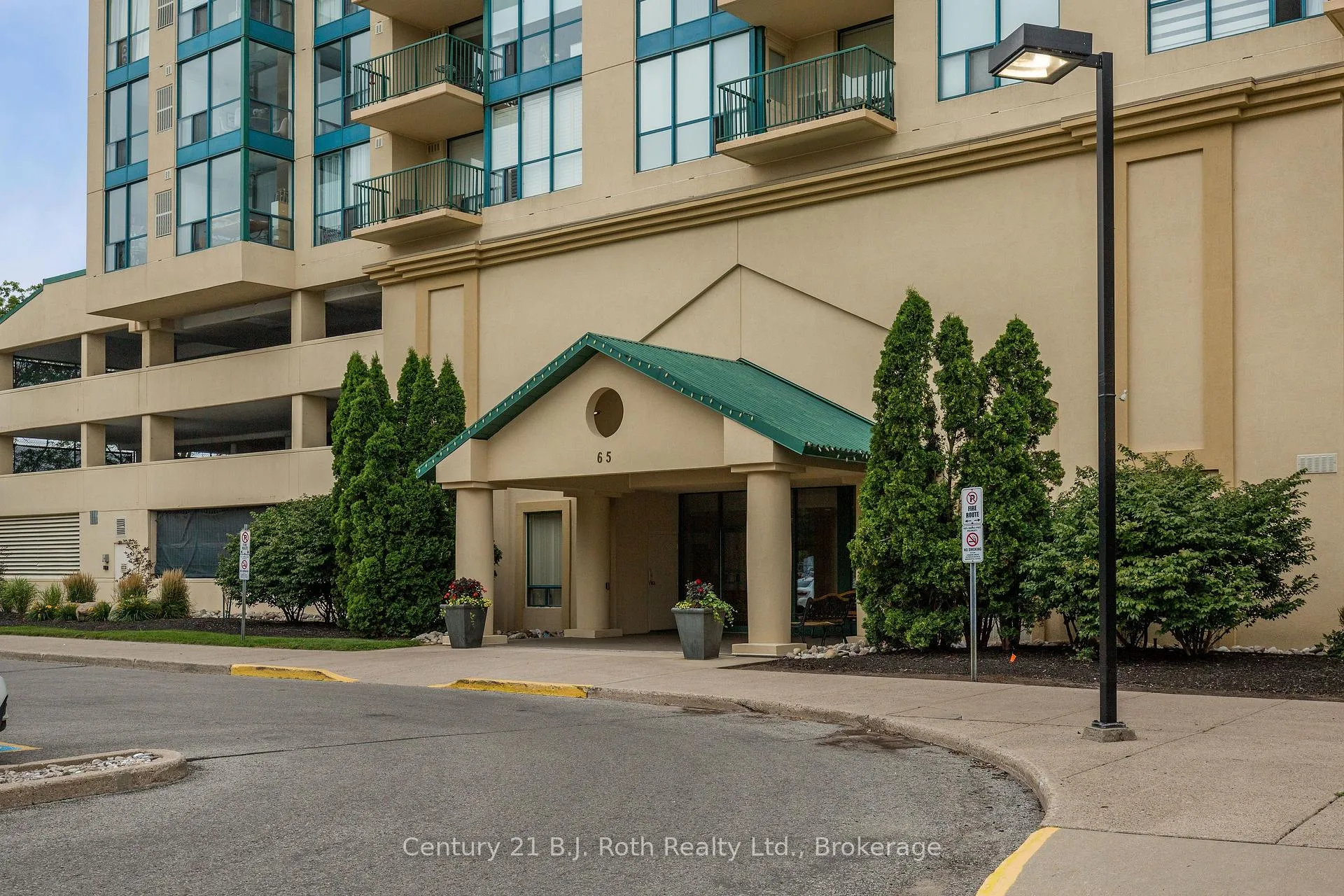 Photo 36 of Unit 305, 65 Ellen Street, Barrie, Lakeshore — HOMEH
