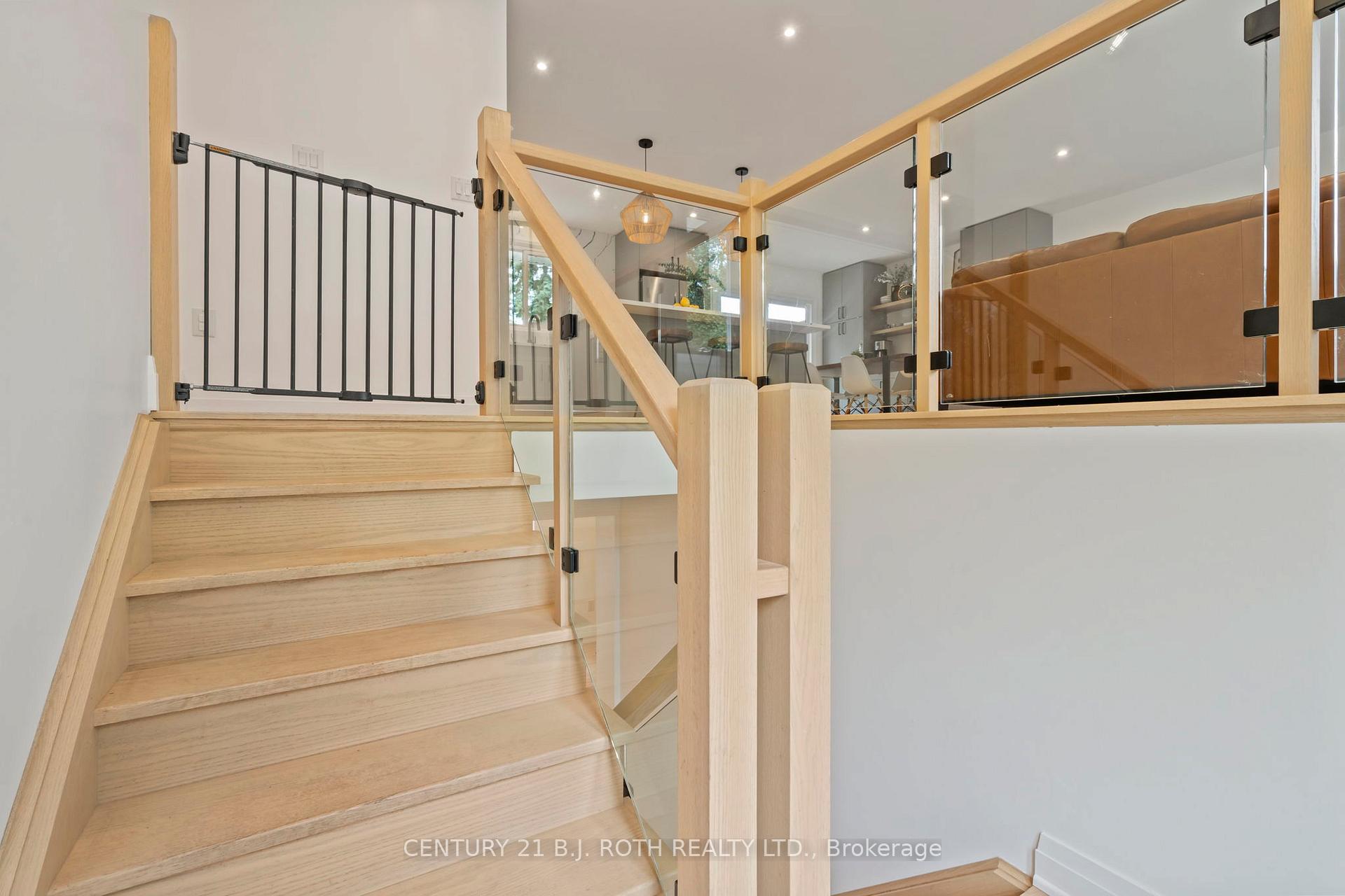 Photo 5 of 233 Dock Road, Barrie, South Shore — HOMEH