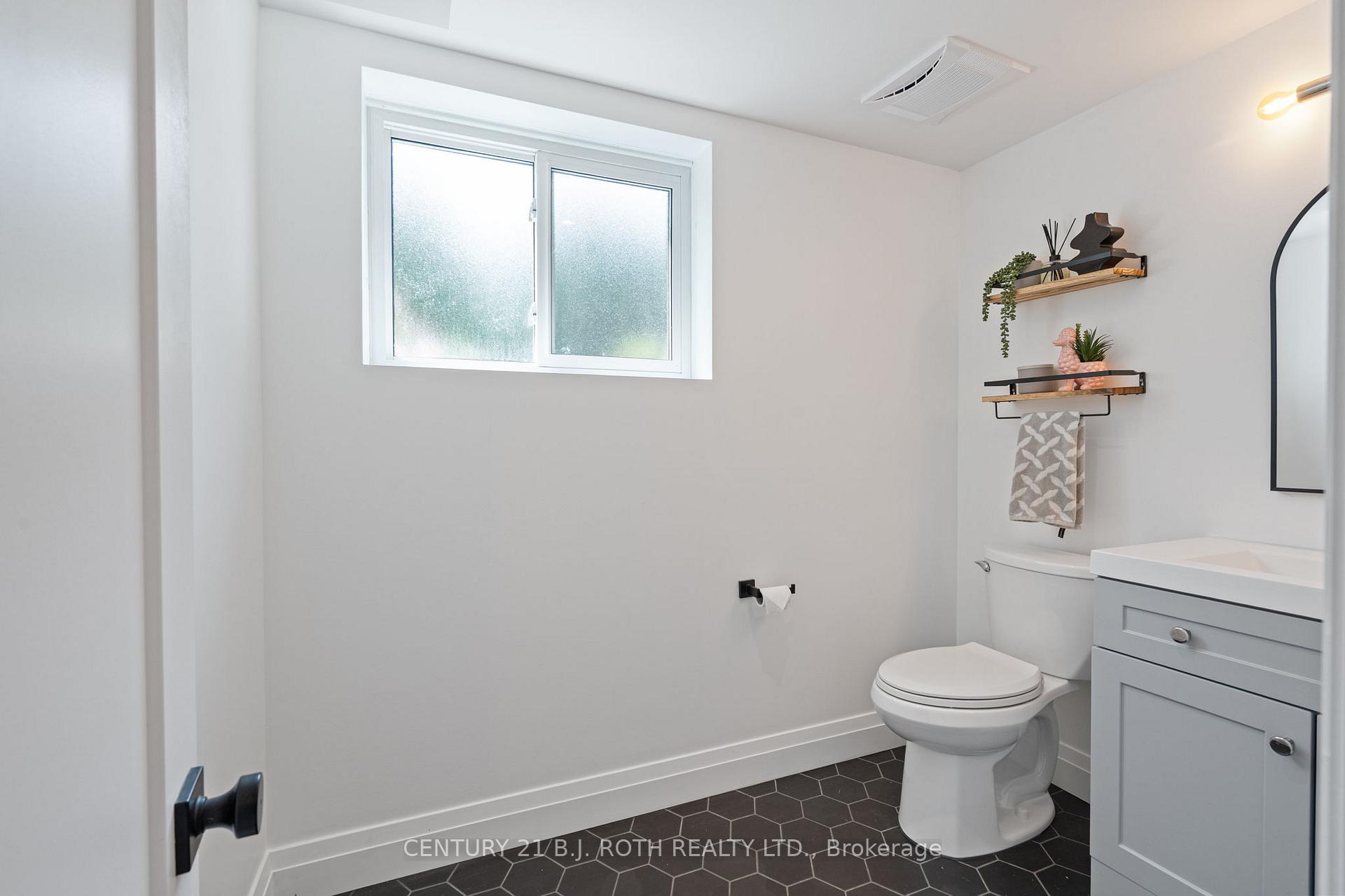 Photo 28 of 233 Dock Road, Barrie, South Shore — HOMEH
