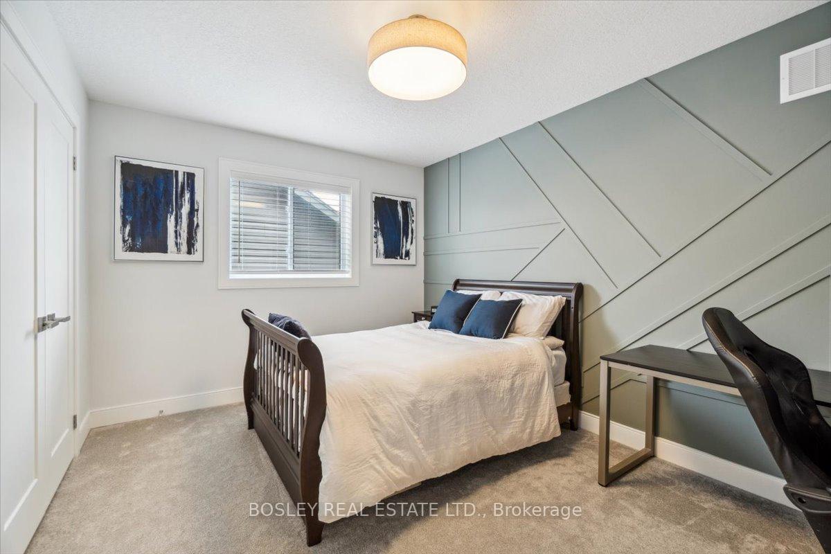 Photo 33 of 48 Plewes Drive, Collingwood — HOMEH