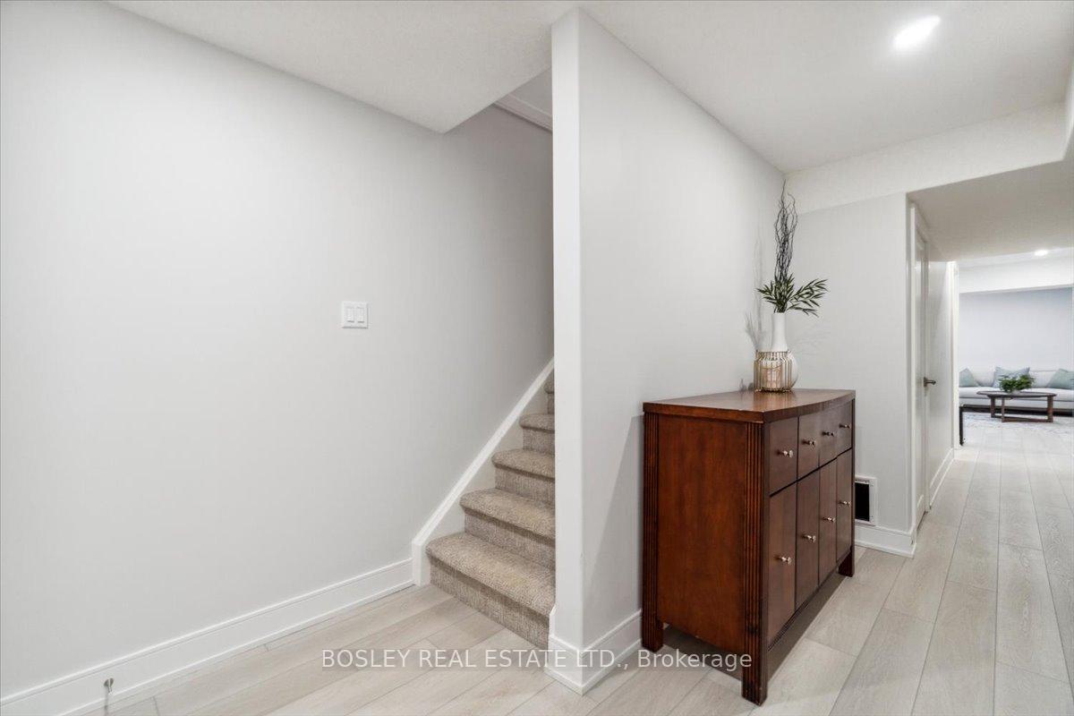 Photo 37 of 48 Plewes Drive, Collingwood — HOMEH