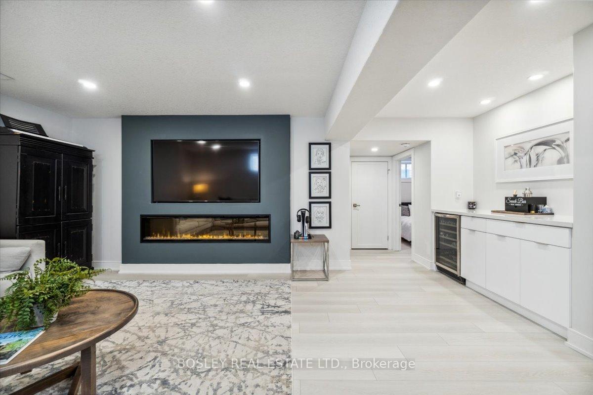 Photo 40 of 48 Plewes Drive, Collingwood — HOMEH