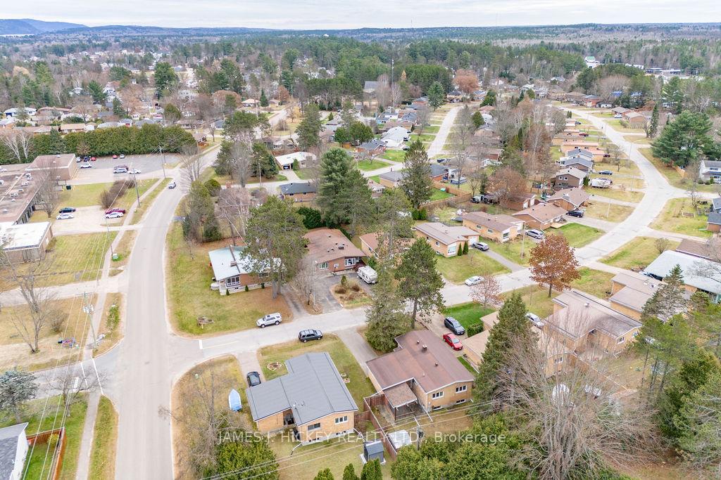 Photo 5 of 83 Frontenac Crescent, Deep River — HOMEH