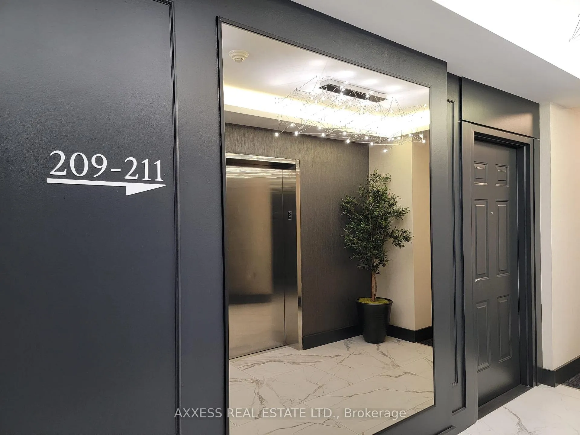 Photo 7 of Unit 210, 160 Woodbridge Avenue, Vaughan, West Woodbridge — HOMEH