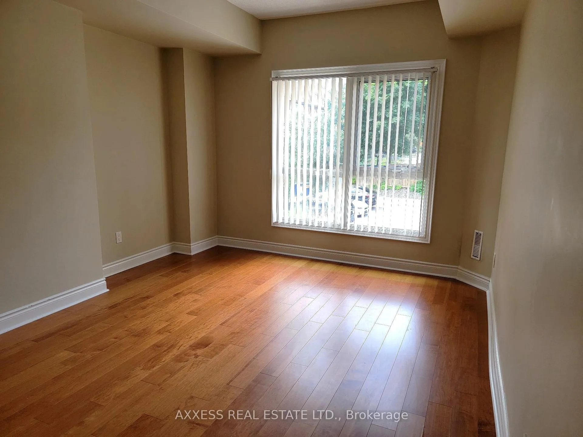 Photo 14 of Unit 210, 160 Woodbridge Avenue, Vaughan, West Woodbridge — HOMEH
