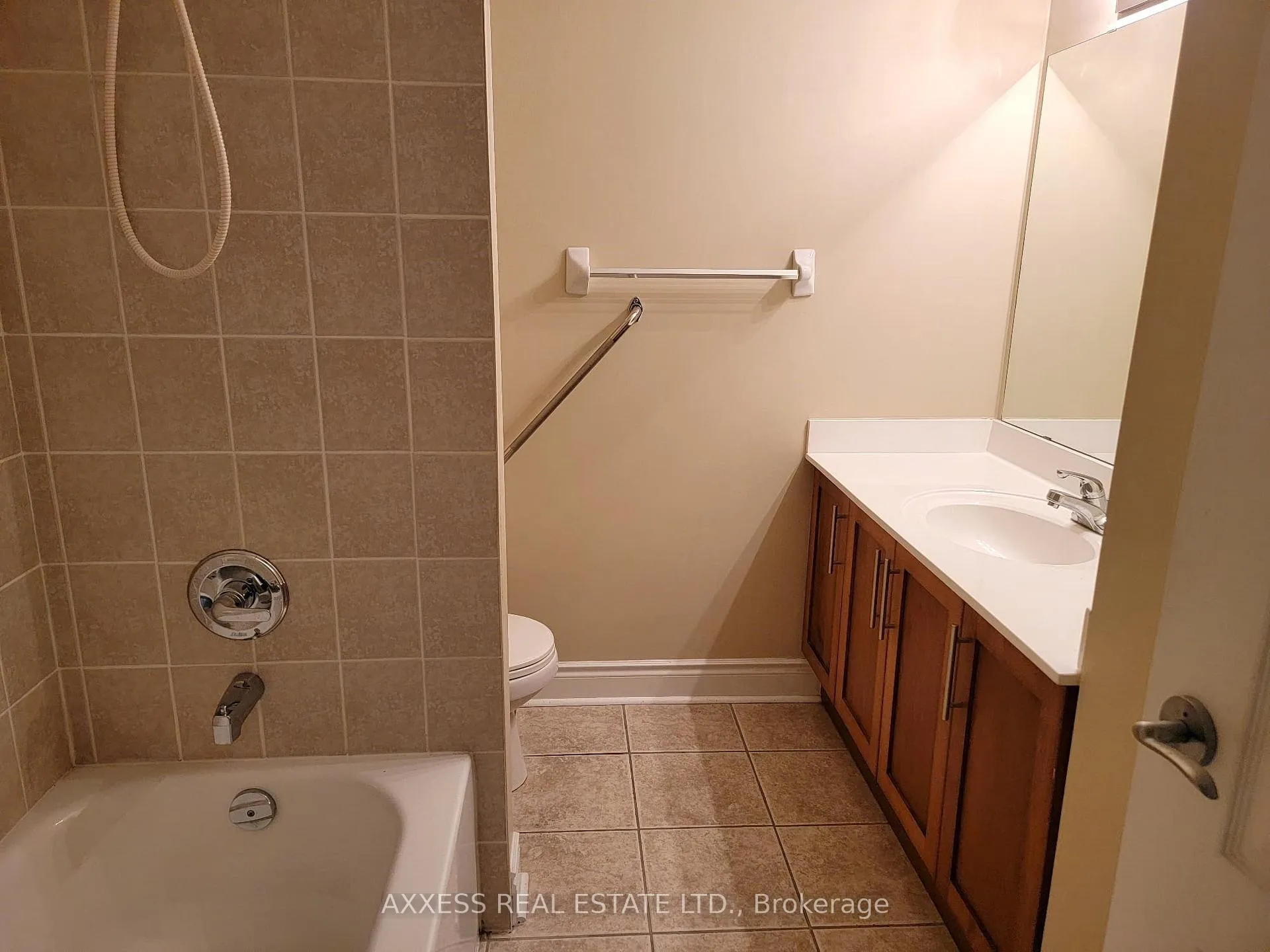 Photo 19 of Unit 210, 160 Woodbridge Avenue, Vaughan, West Woodbridge — HOMEH