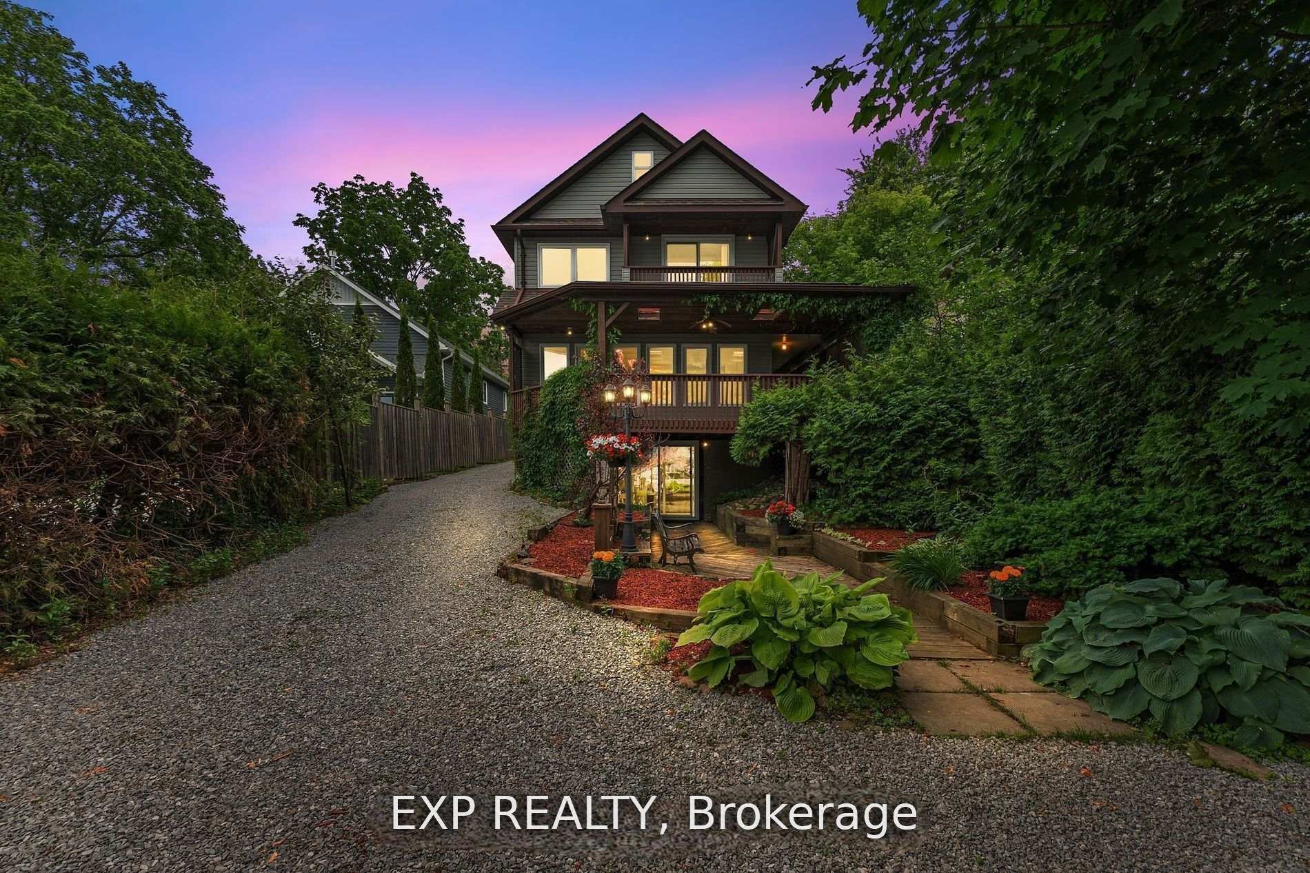 Front of 127 Lake Drive N