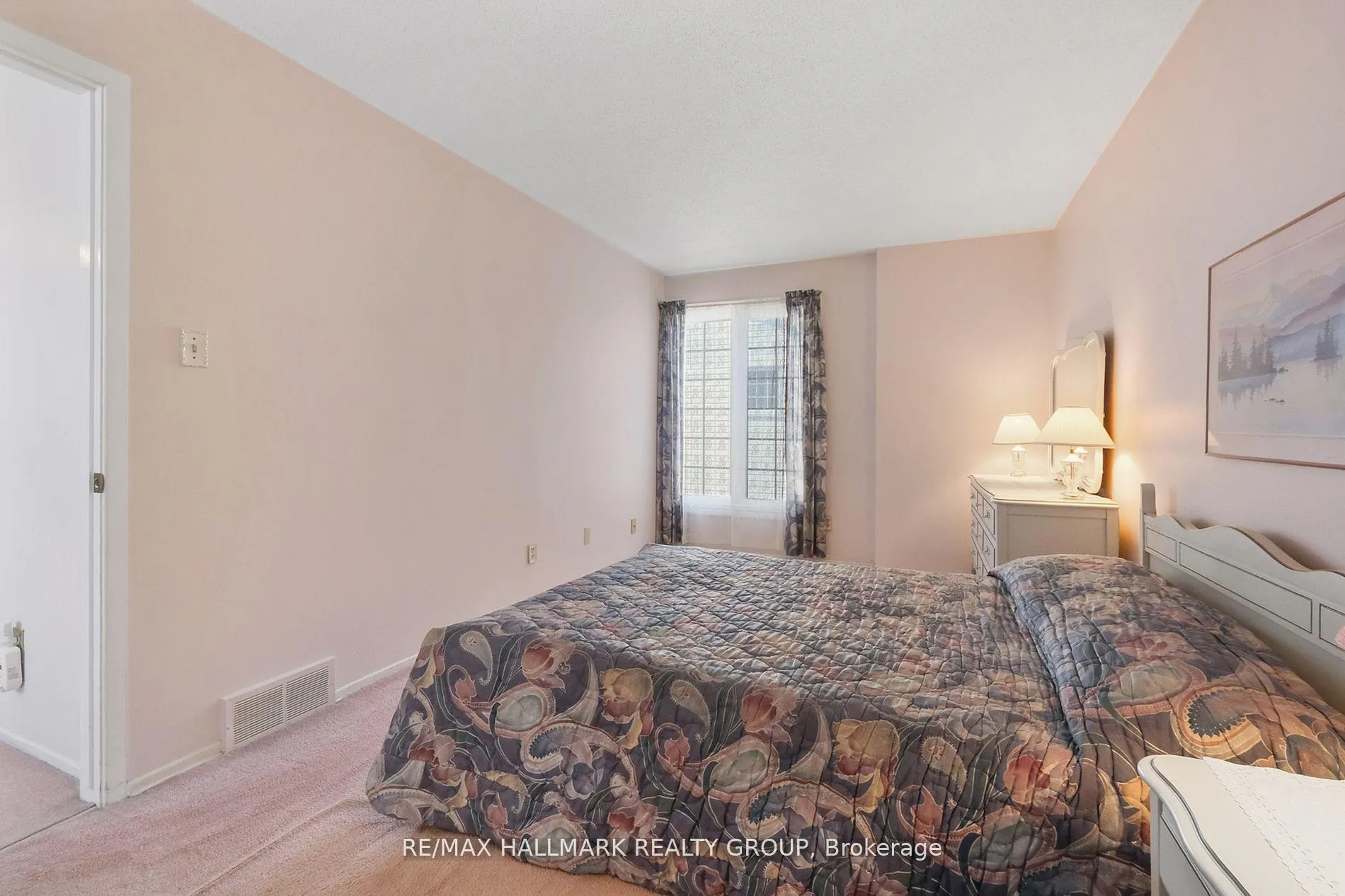 Photo 14 of 625 Trelawny Private, Ottawa, Carleton Square — HOMEH