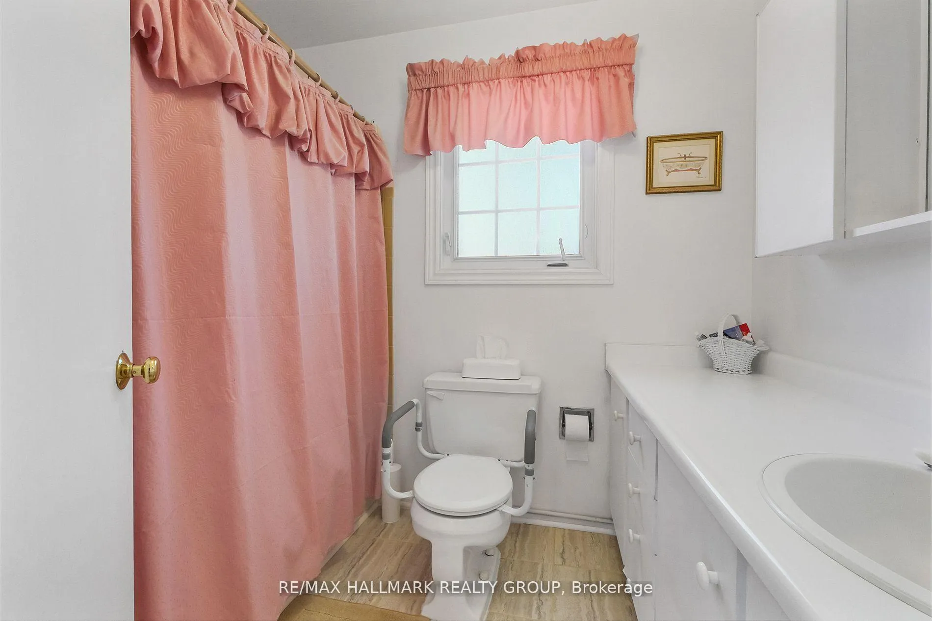 Photo 18 of 625 Trelawny Private, Ottawa, Carleton Square — HOMEH