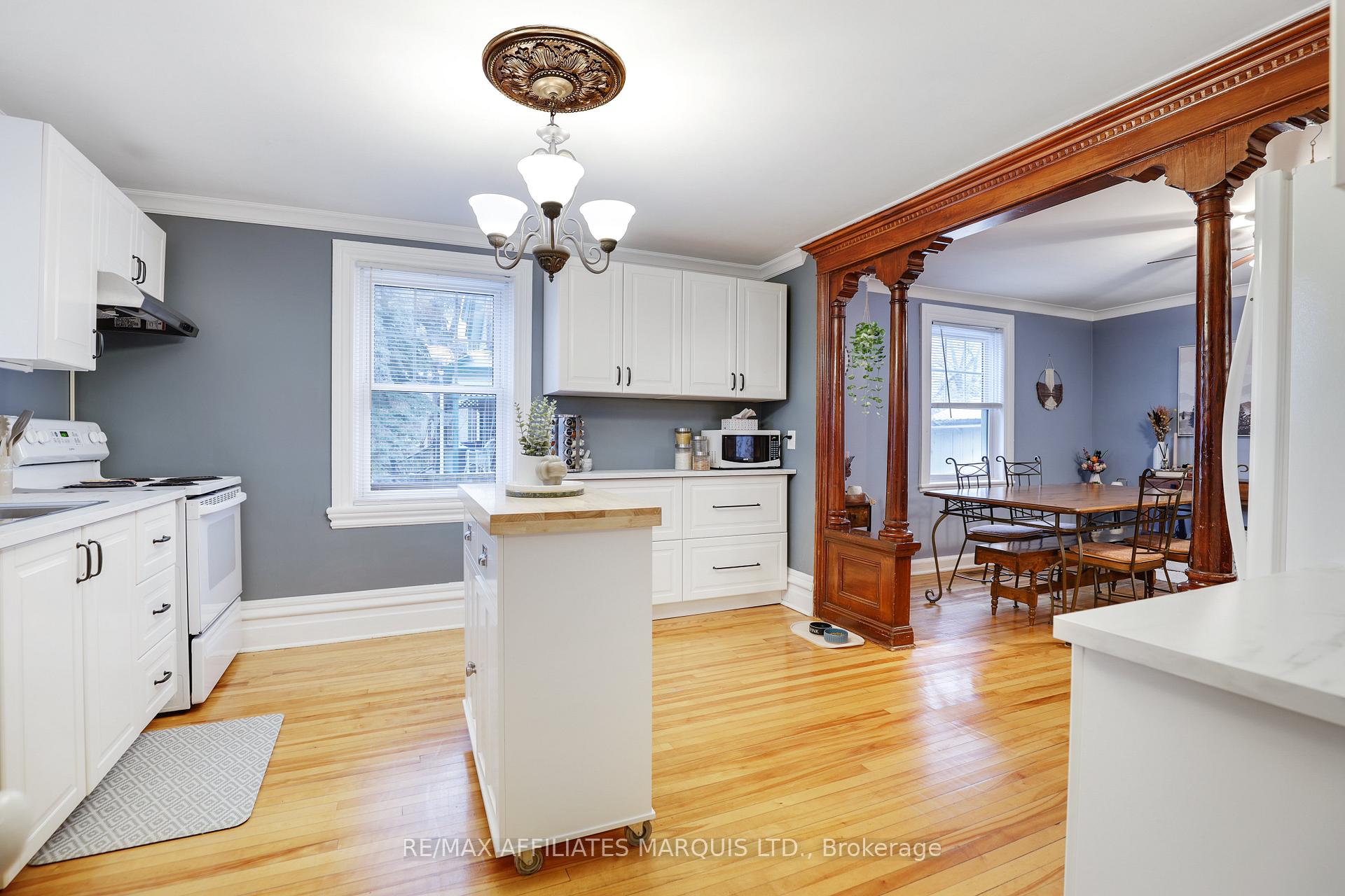 Photo 3 of 135 Third Street E, Cornwall — HOMEH