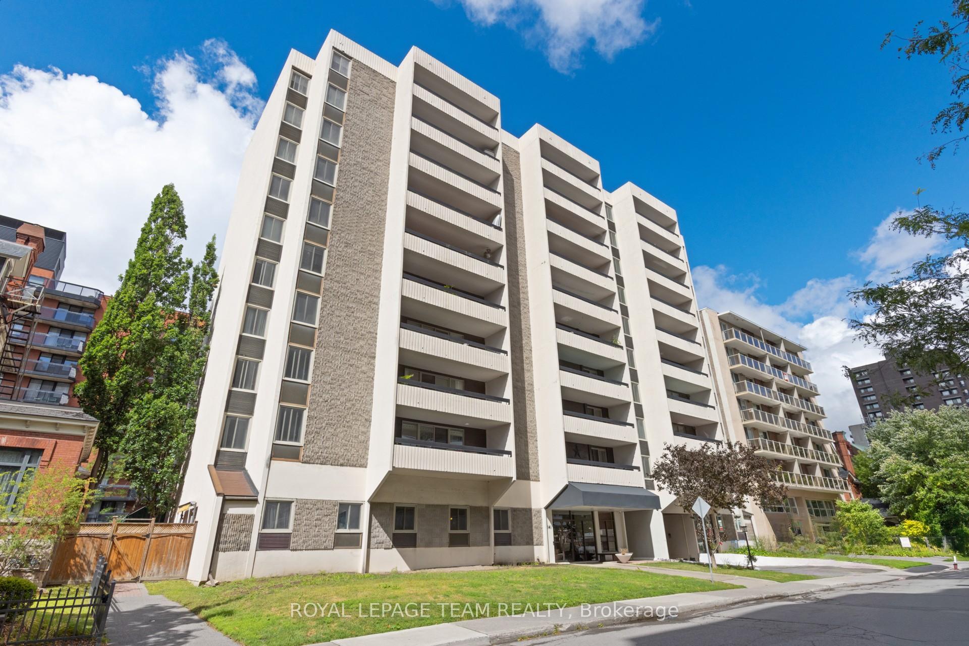Front of Unit 503, 141 Somerset Street W
