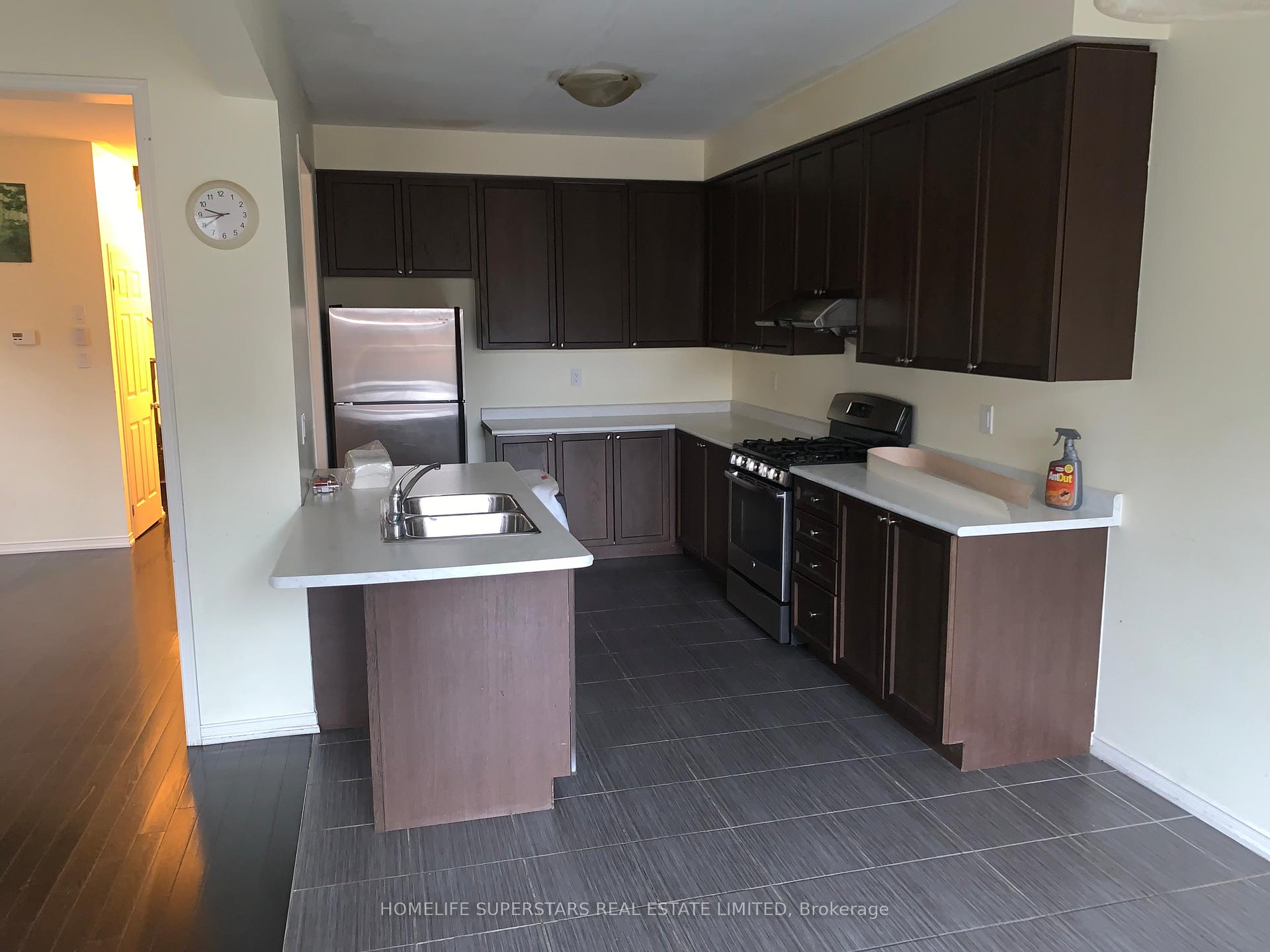 Photo 5 of Unit Upper, 72 Loftsmoor Drive, Brampton, Sandringham-Wellington — HOMEH