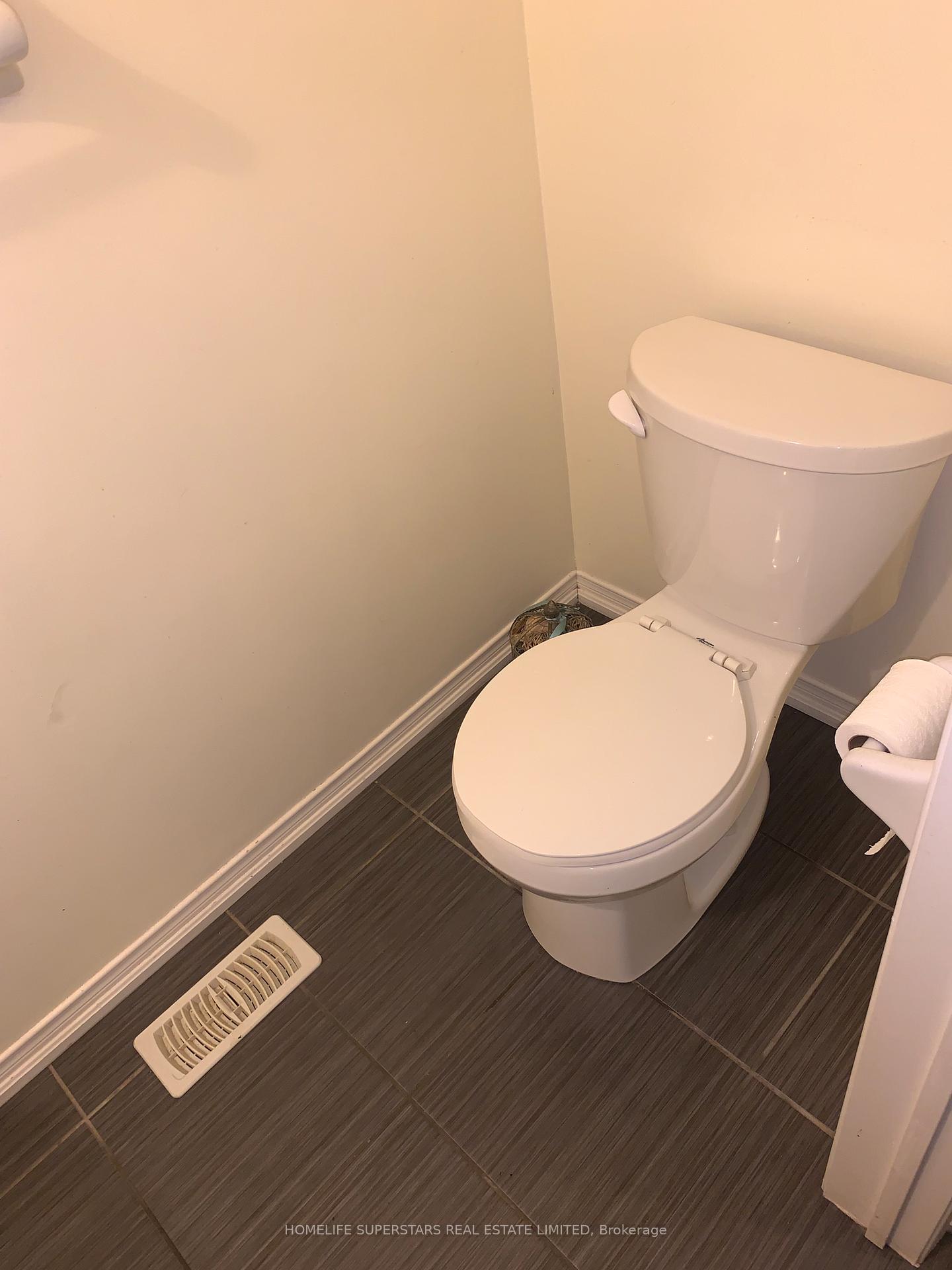 Photo 8 of Unit Upper, 72 Loftsmoor Drive, Brampton, Sandringham-Wellington — HOMEH