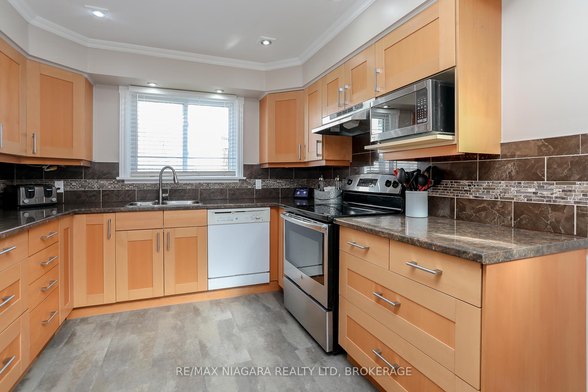 Photo 19 of 192 Centre Street, Dutton/Dunwich, Dutton — HOMEH