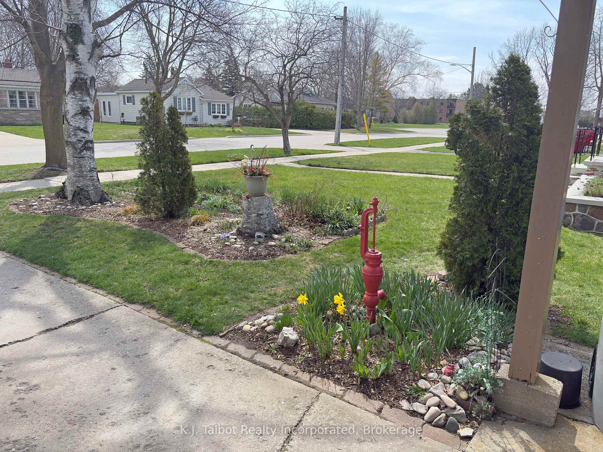 Photo 3 of 208 Palmerston Street, Goderich, Goderich (Town) — HOMEH