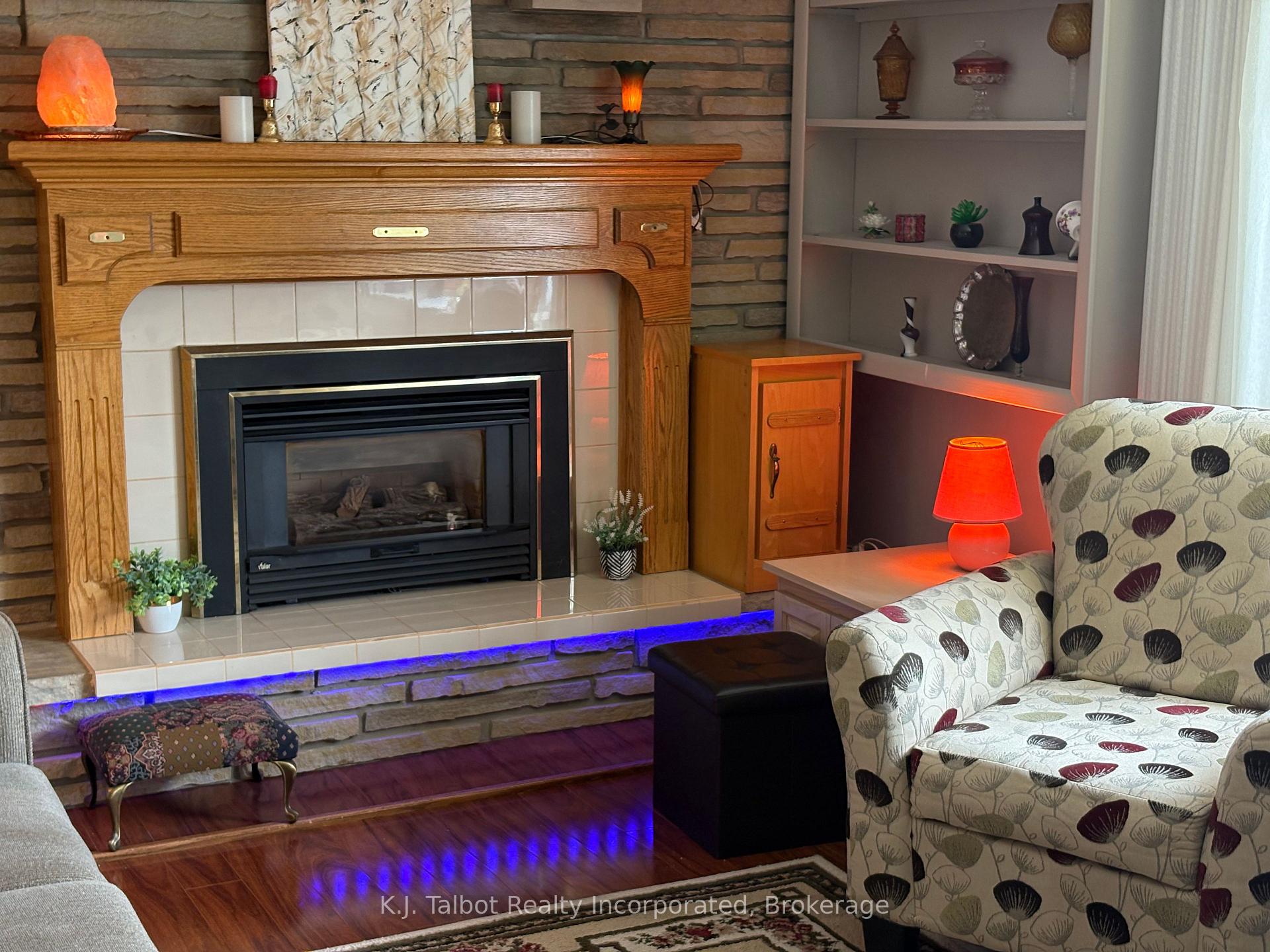 Photo 6 of 208 Palmerston Street, Goderich, Goderich (Town) — HOMEH