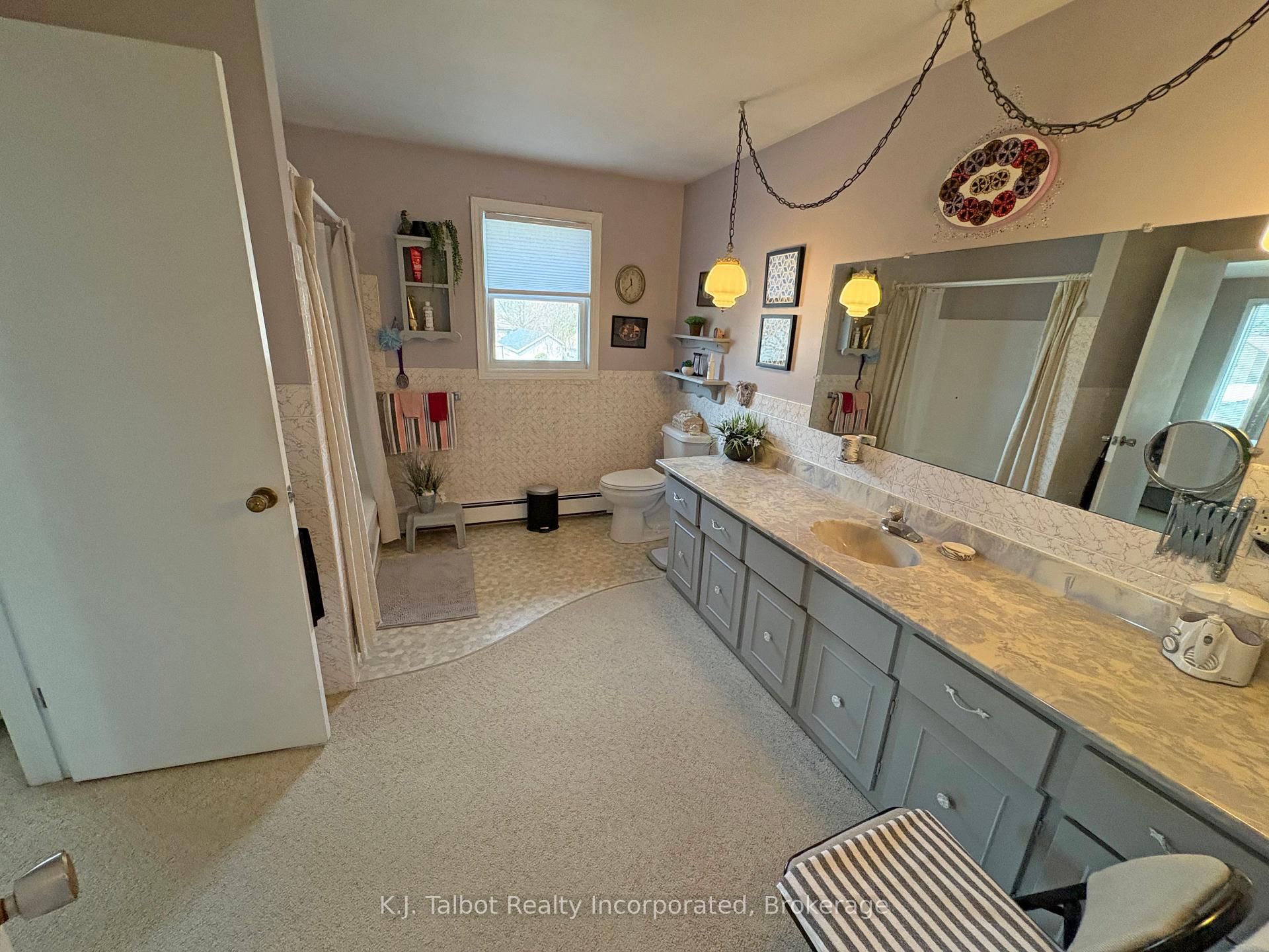 Photo 13 of 208 Palmerston Street, Goderich, Goderich (Town) — HOMEH