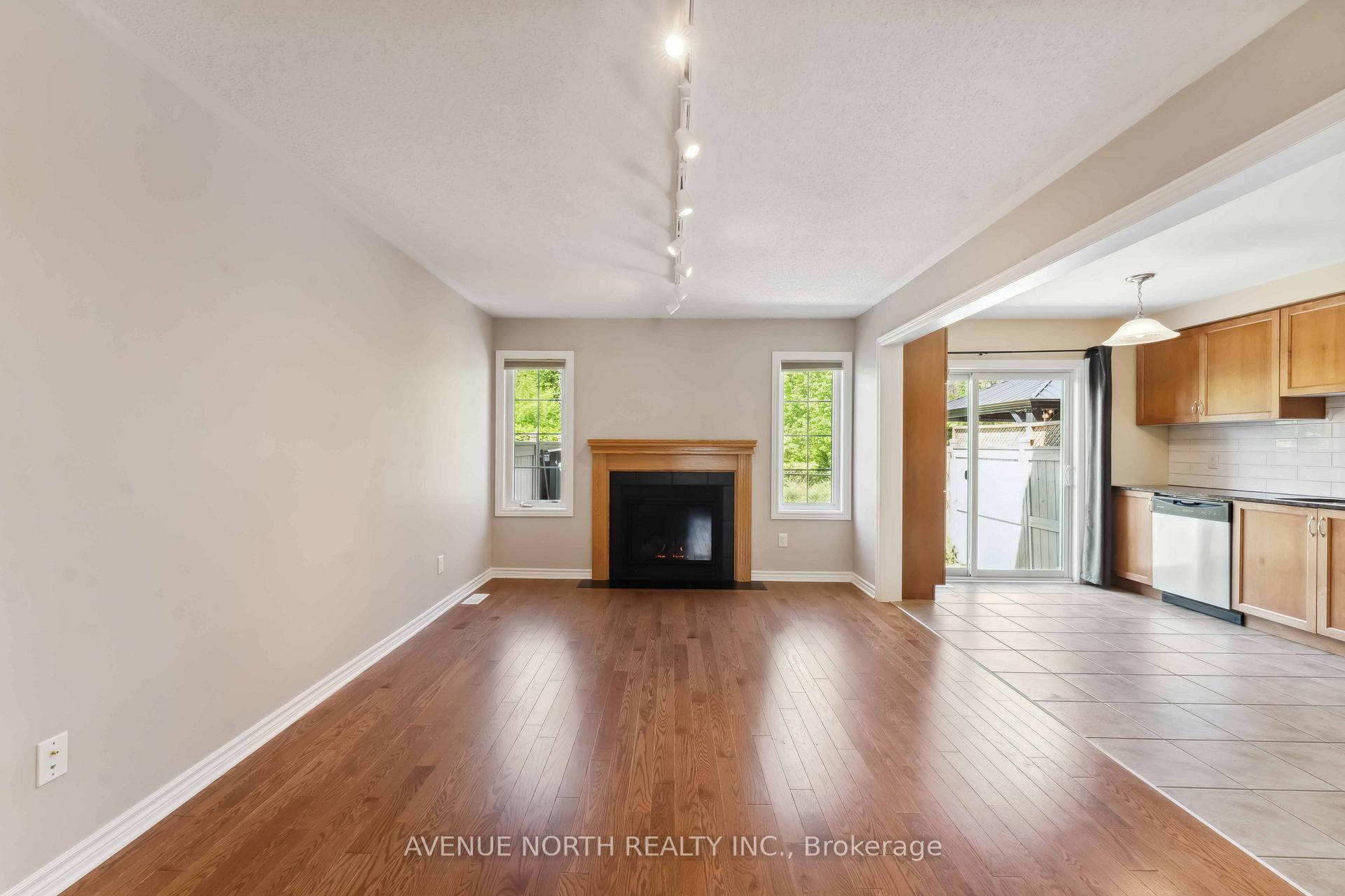 Photo 4 of 762 Mayfly Crescent, Ottawa, Barrhaven - Half Moon Bay — HOMEH