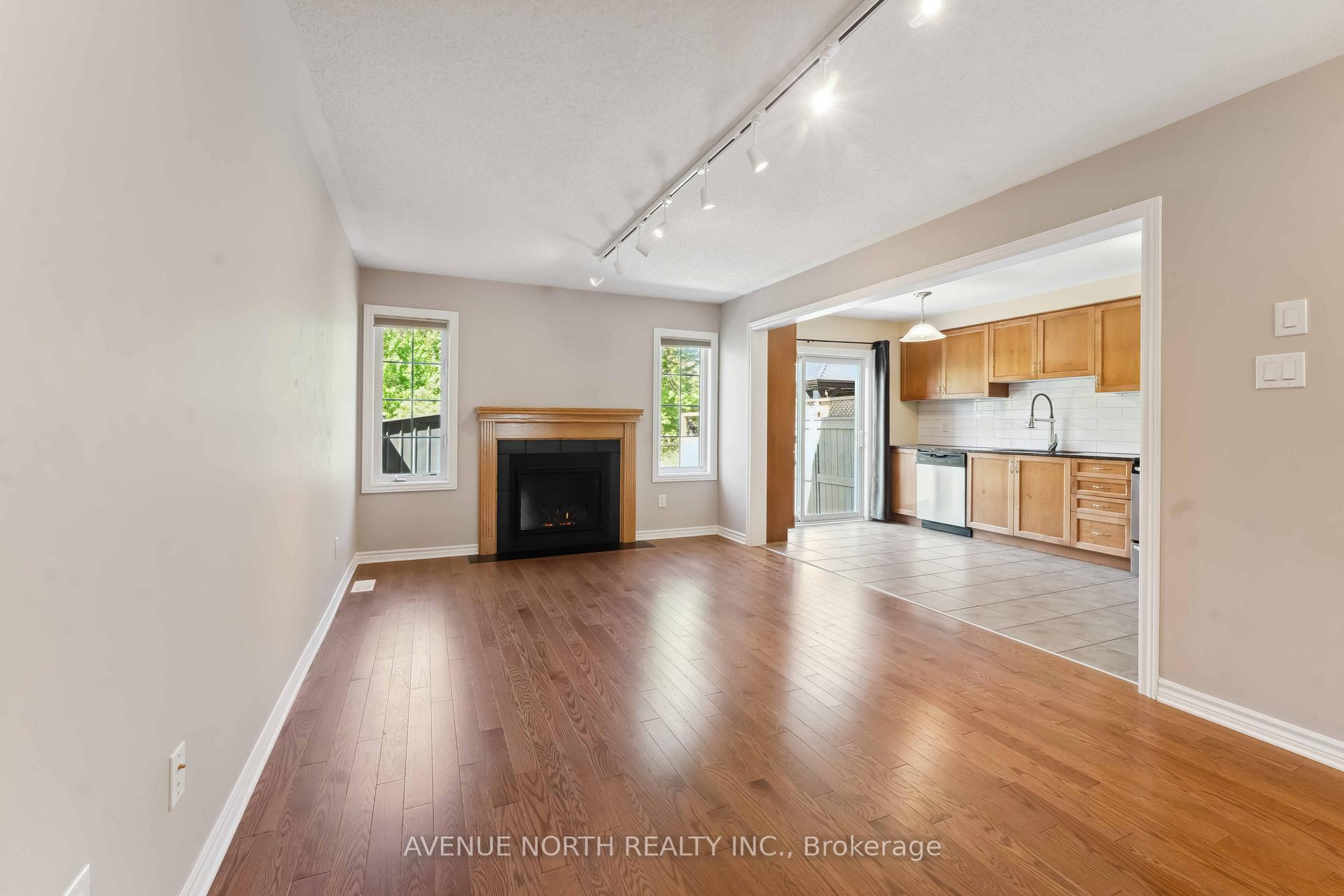 Photo 6 of 762 Mayfly Crescent, Ottawa, Barrhaven - Half Moon Bay — HOMEH