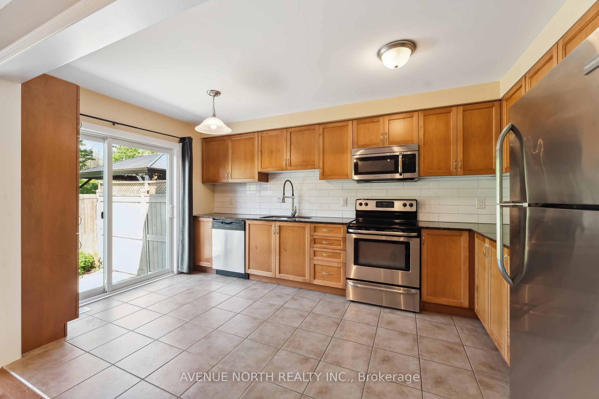 Photo 7 of 762 Mayfly Crescent, Ottawa, Barrhaven - Half Moon Bay — HOMEH
