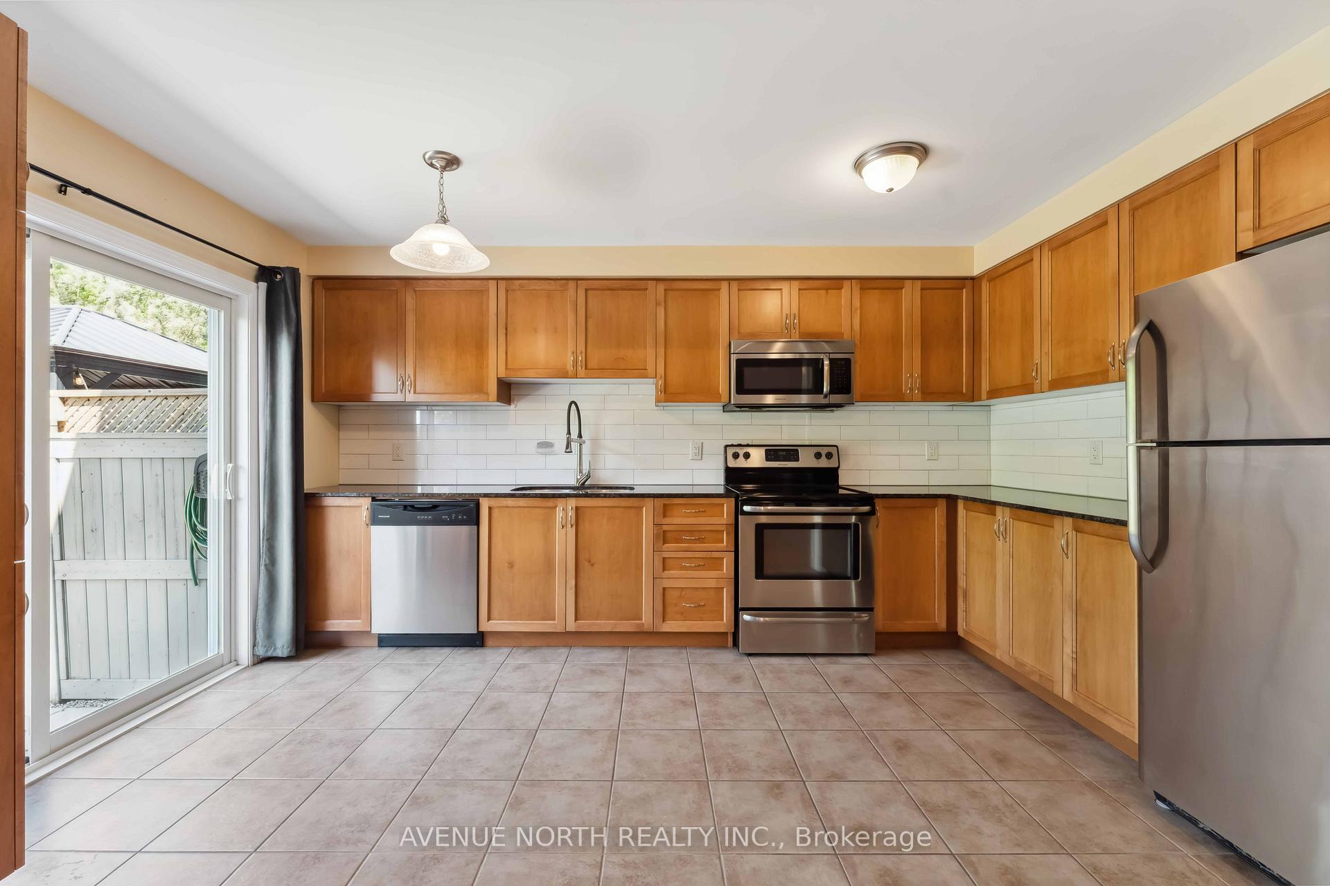 Photo 8 of 762 Mayfly Crescent, Ottawa, Barrhaven - Half Moon Bay — HOMEH