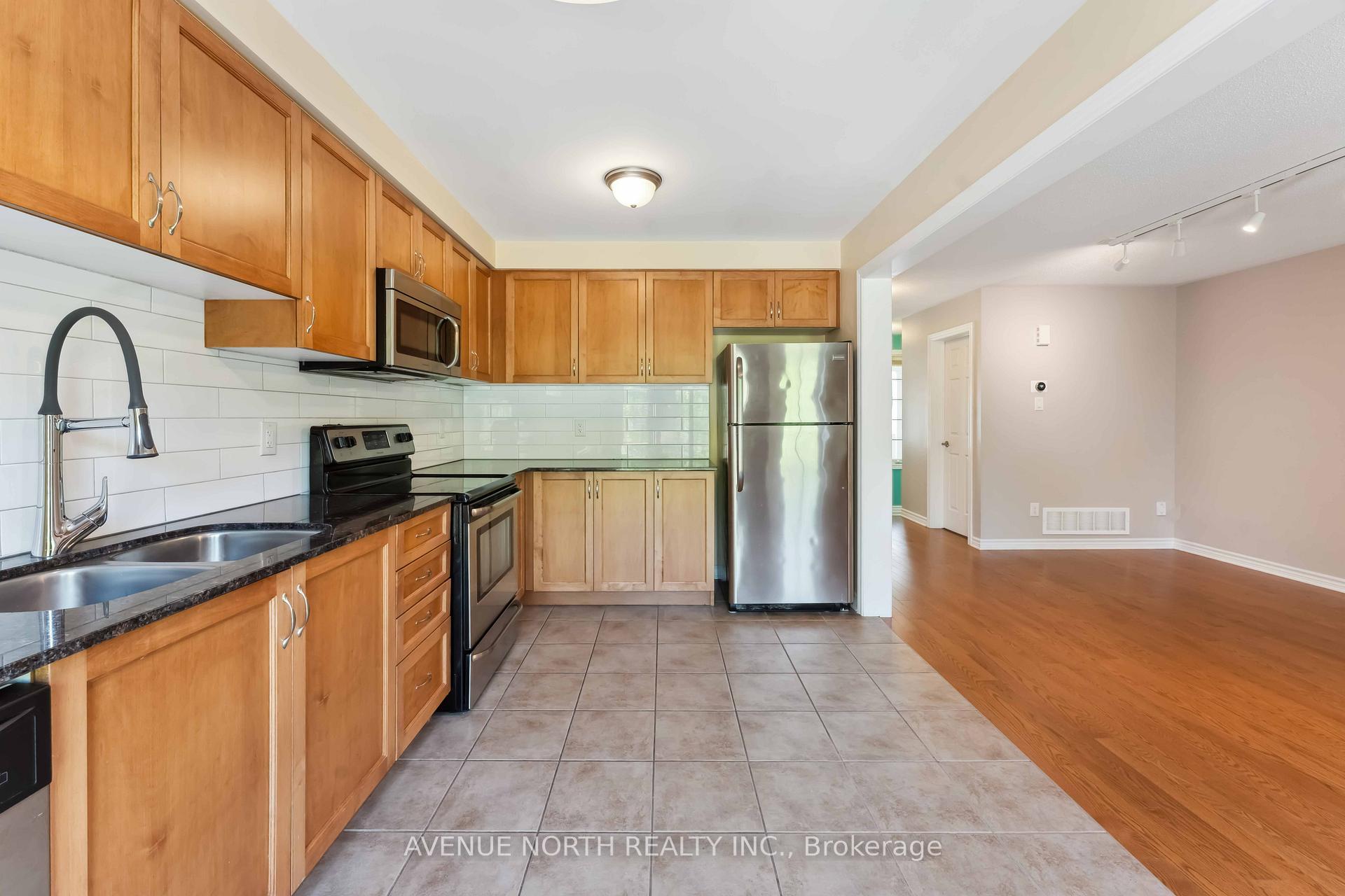 Photo 10 of 762 Mayfly Crescent, Ottawa, Barrhaven - Half Moon Bay — HOMEH