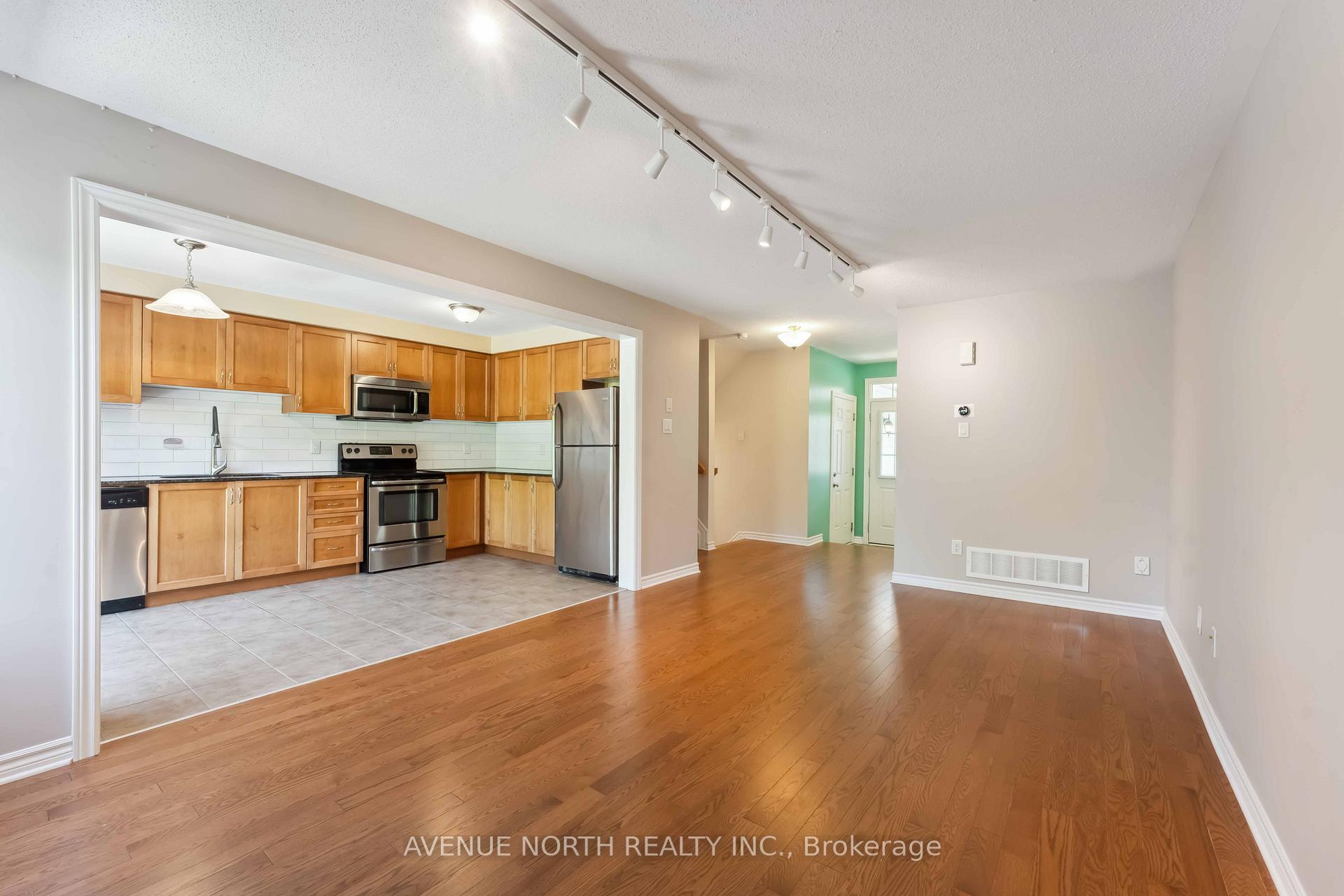 Photo 13 of 762 Mayfly Crescent, Ottawa, Barrhaven - Half Moon Bay — HOMEH