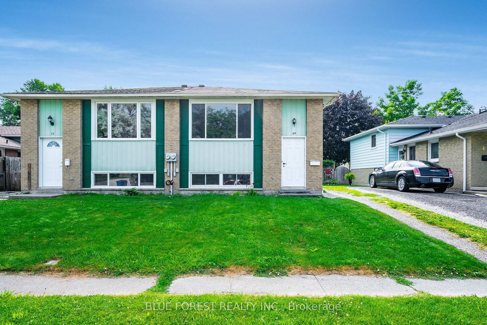 Front of 69 Bridle Path Road