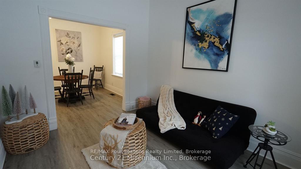 Photo 3 of 315 Oak Street, Collingwood — HOMEH