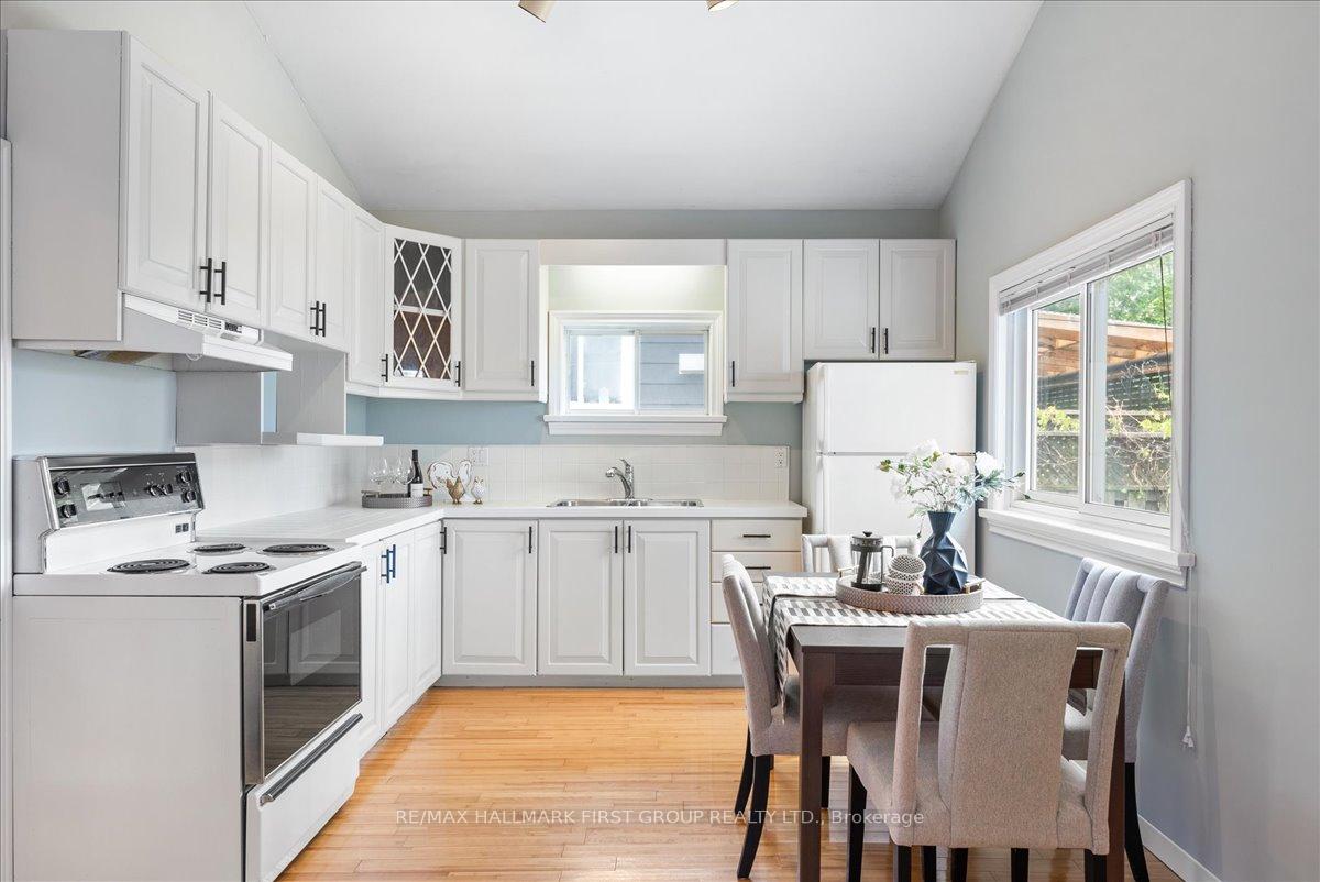 Photo 6 of 28 Beech Street, Ajax, Central — HOMEH