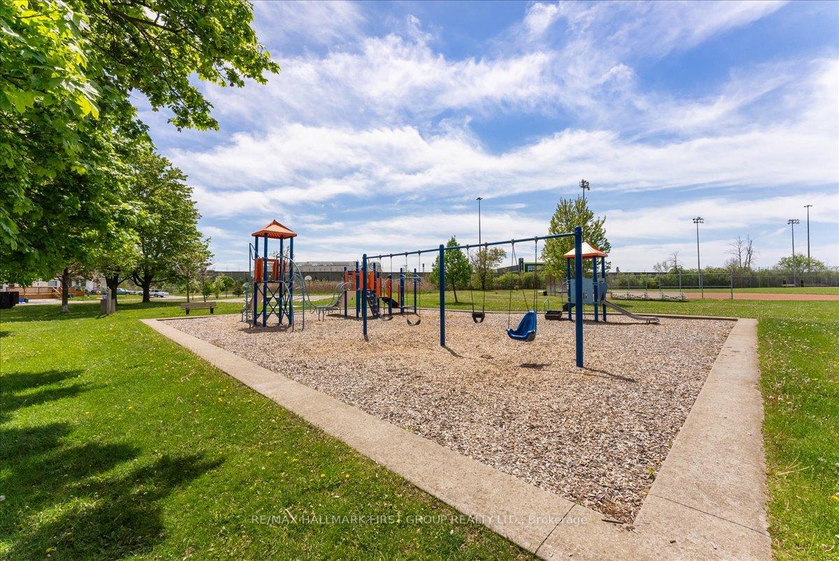 Photo 23 of 28 Beech Street, Ajax, Central — HOMEH