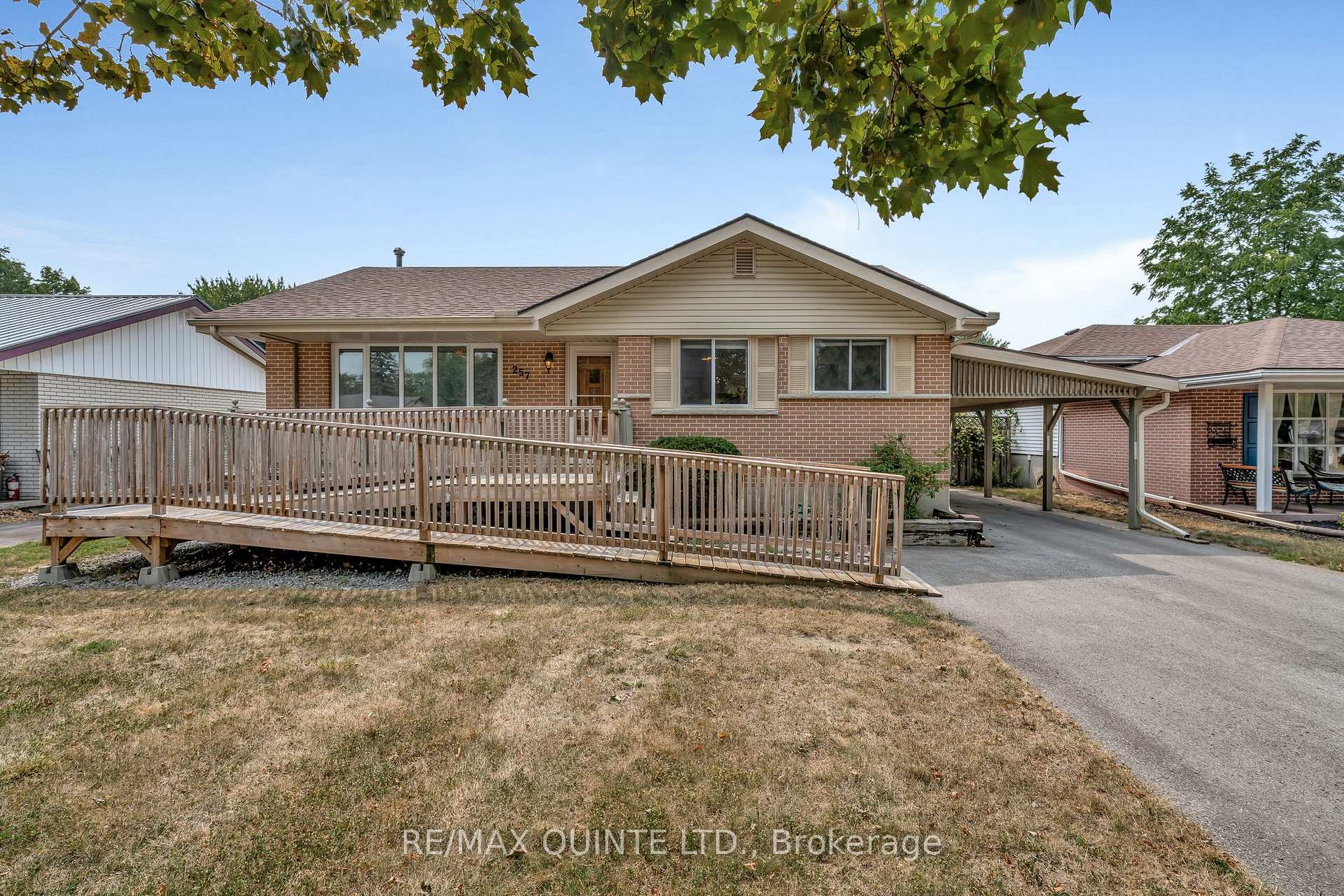 Photo 1 of 257 College Street W, Belleville, Belleville Ward — HOMEH