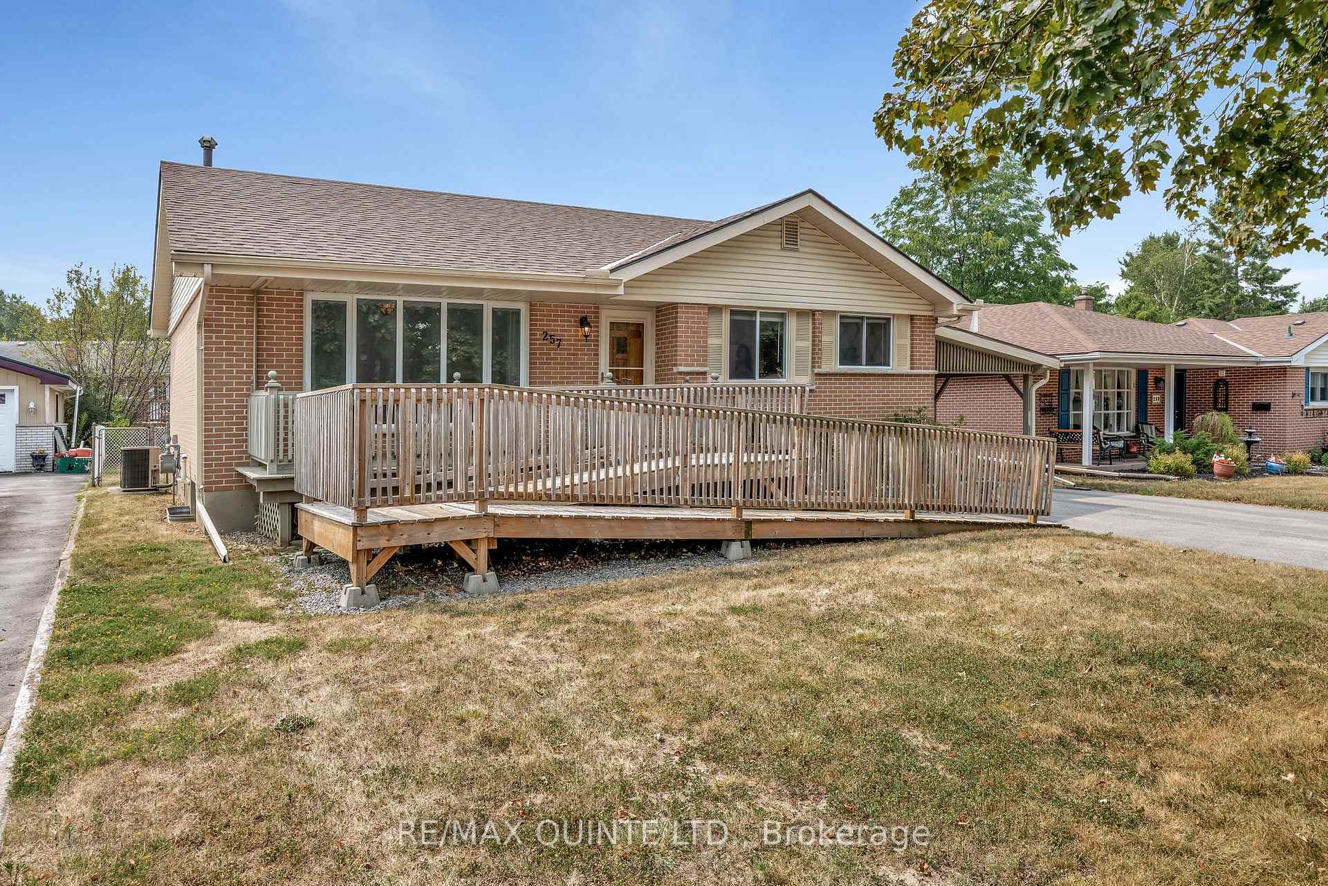Photo 2 of 257 College Street W, Belleville, Belleville Ward — HOMEH