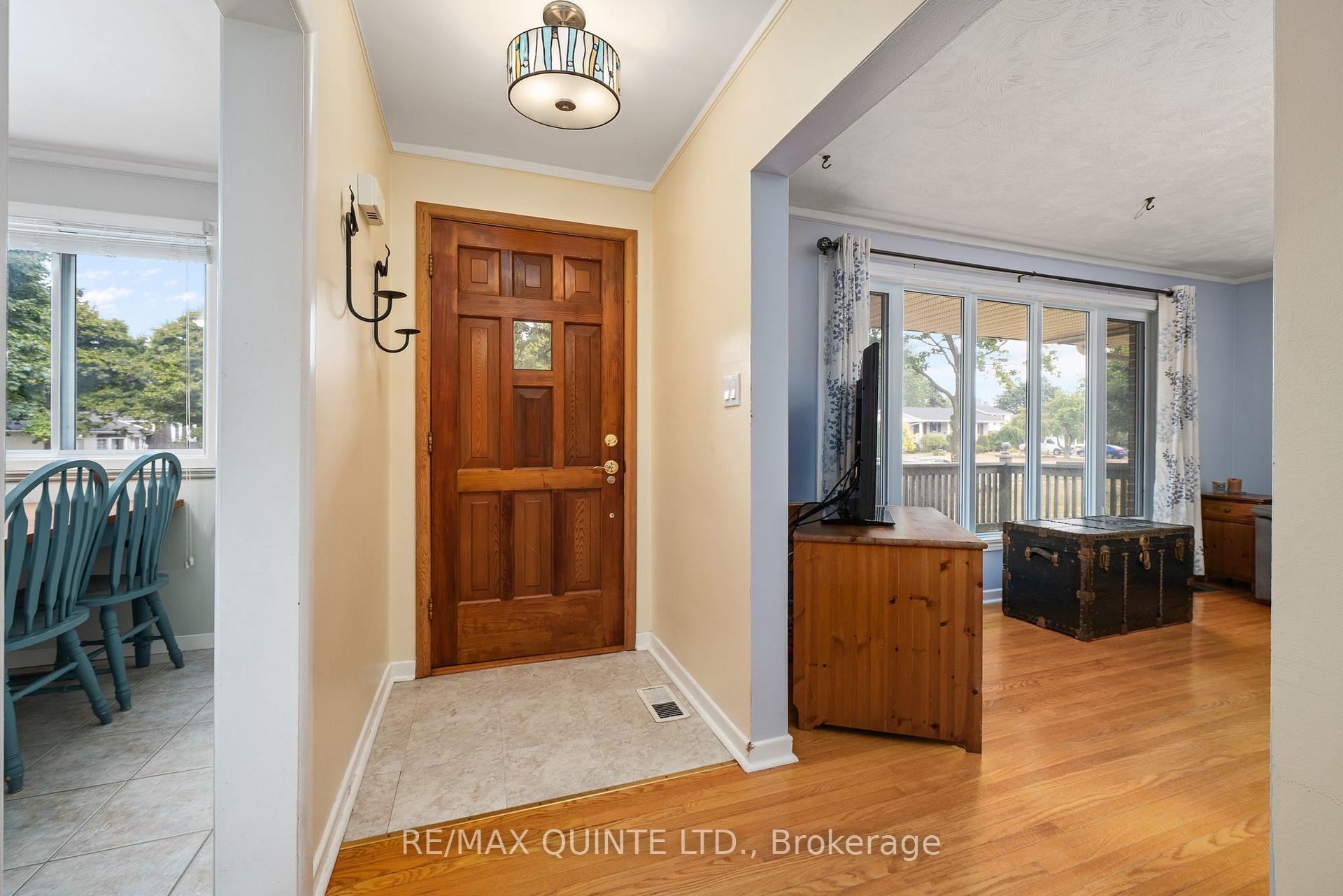 Photo 8 of 257 College Street W, Belleville, Belleville Ward — HOMEH