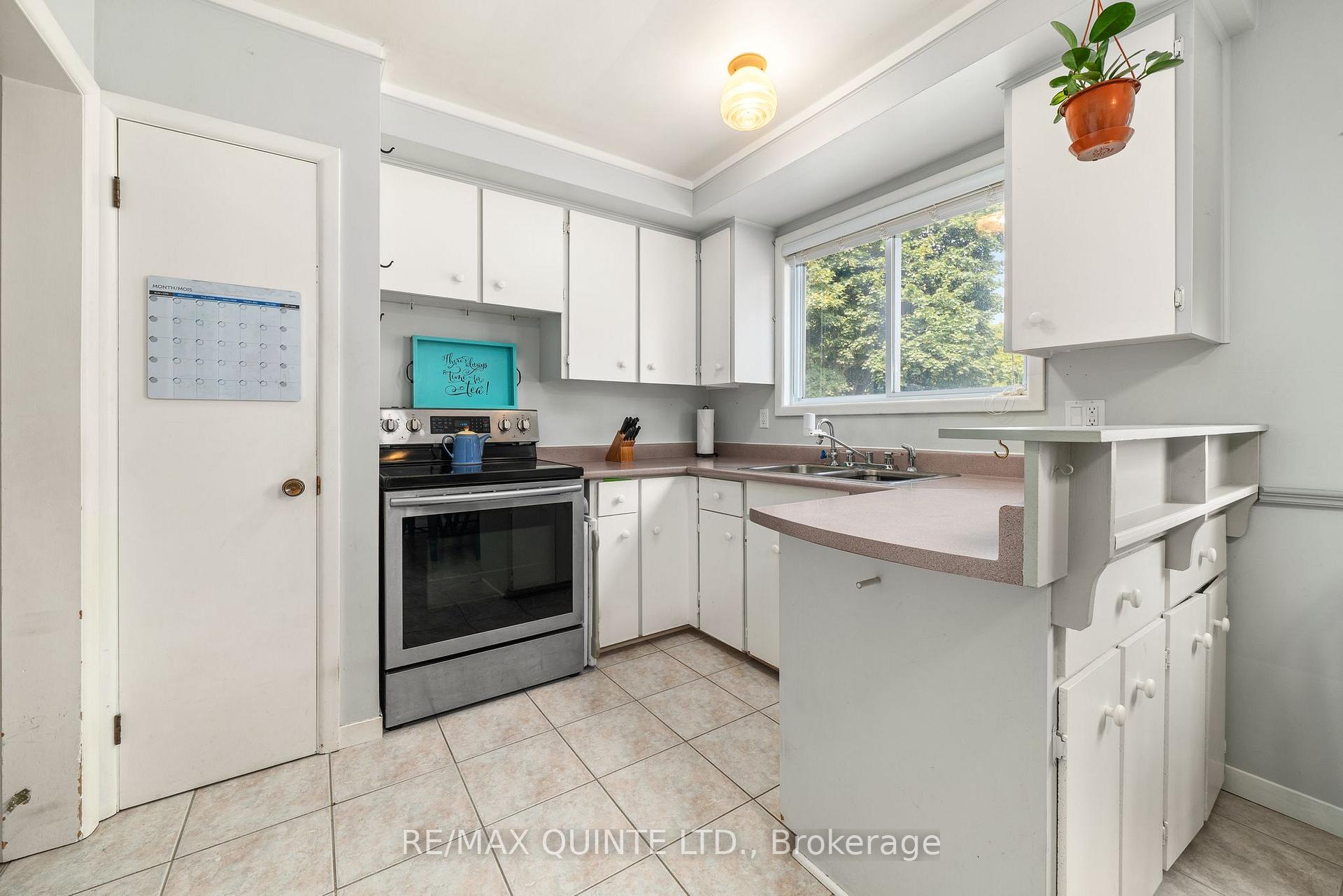 Photo 10 of 257 College Street W, Belleville, Belleville Ward — HOMEH