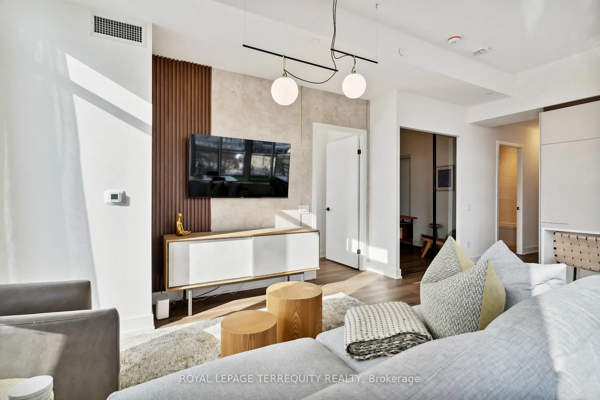 Photo 11 of Unit 607, 1285 Queen Street E, Toronto, Greenwood-Coxwell — HOMEH