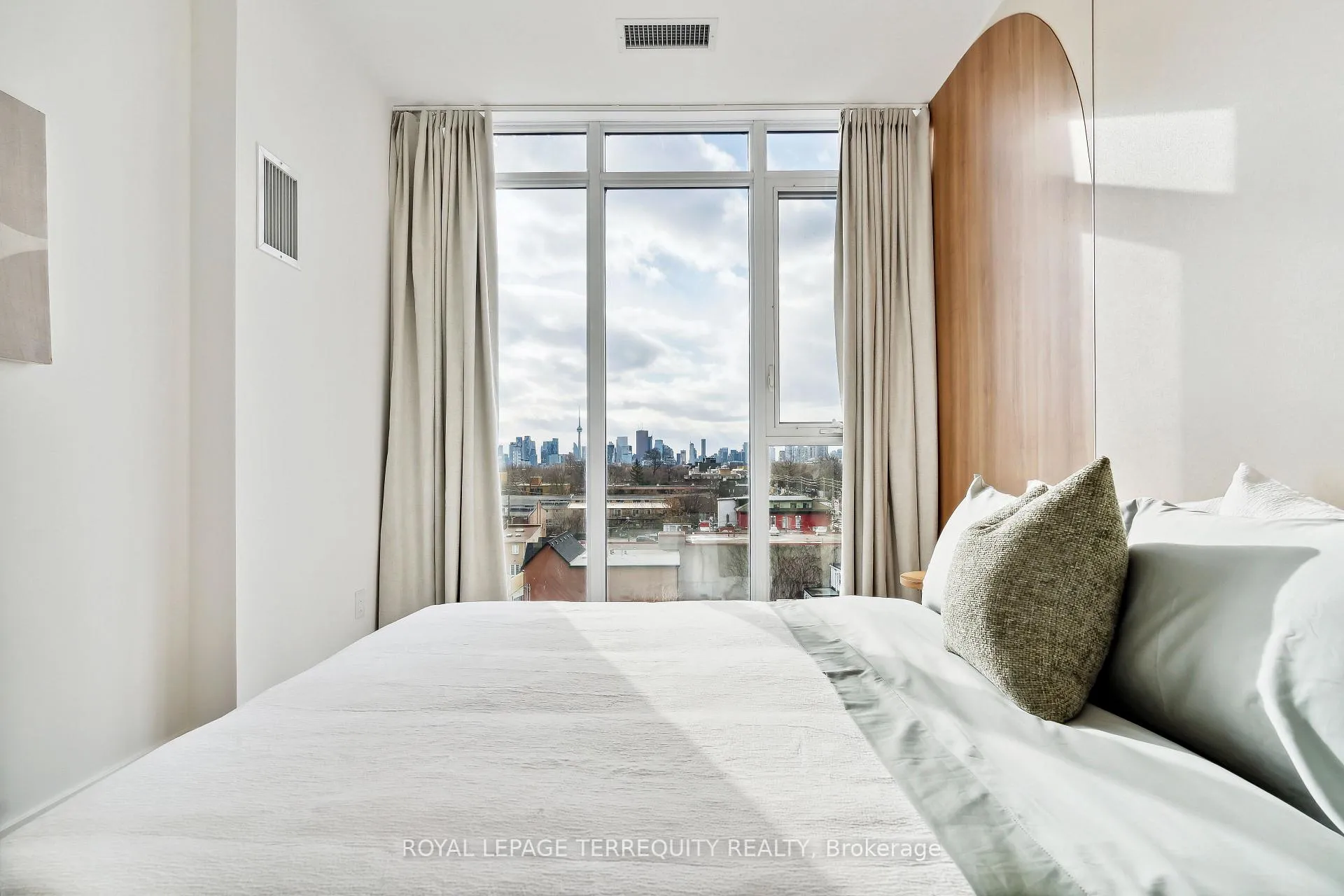 Photo 32 of Unit 607, 1285 Queen Street E, Toronto, Greenwood-Coxwell — HOMEH