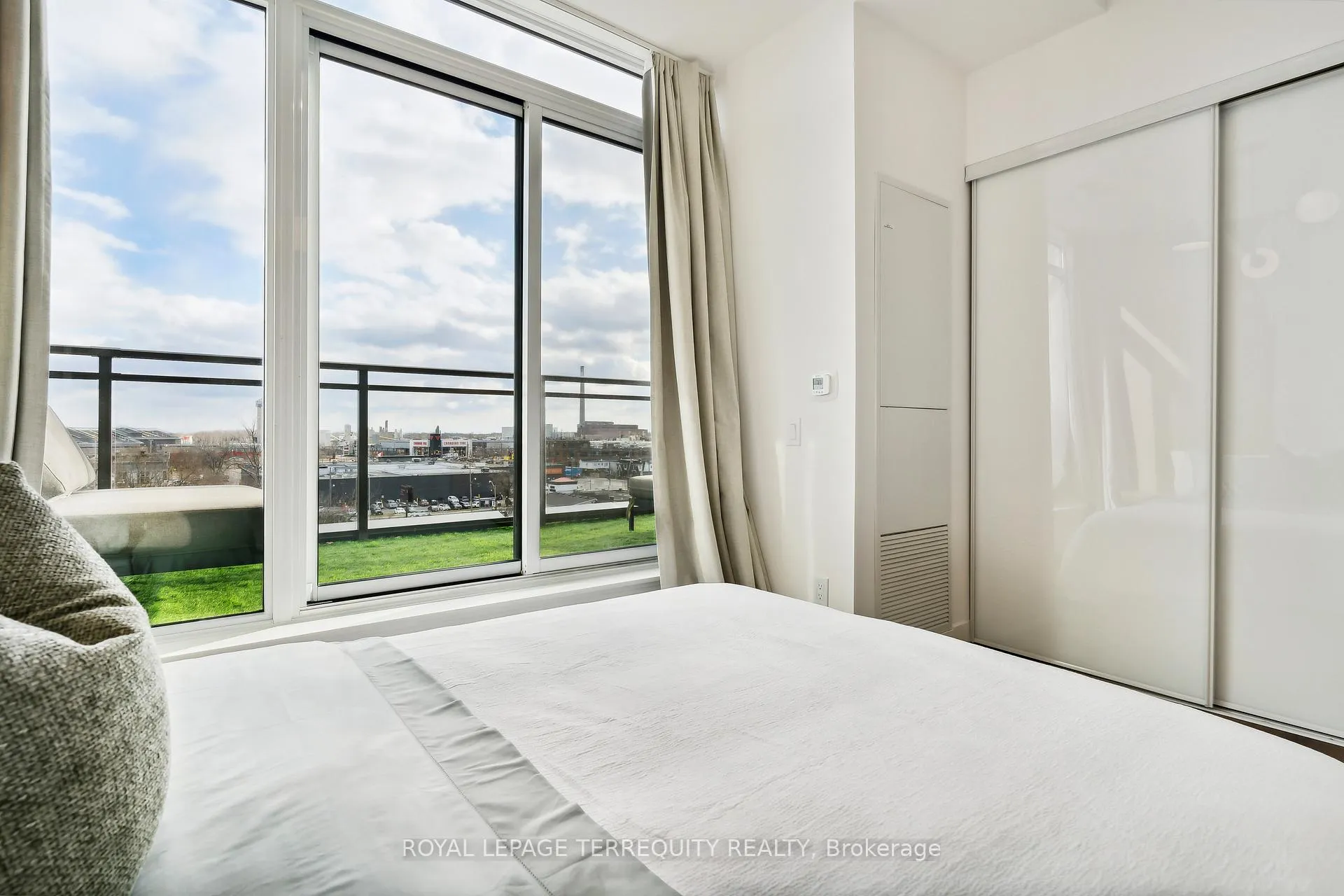 Photo 39 of Unit 607, 1285 Queen Street E, Toronto, Greenwood-Coxwell — HOMEH