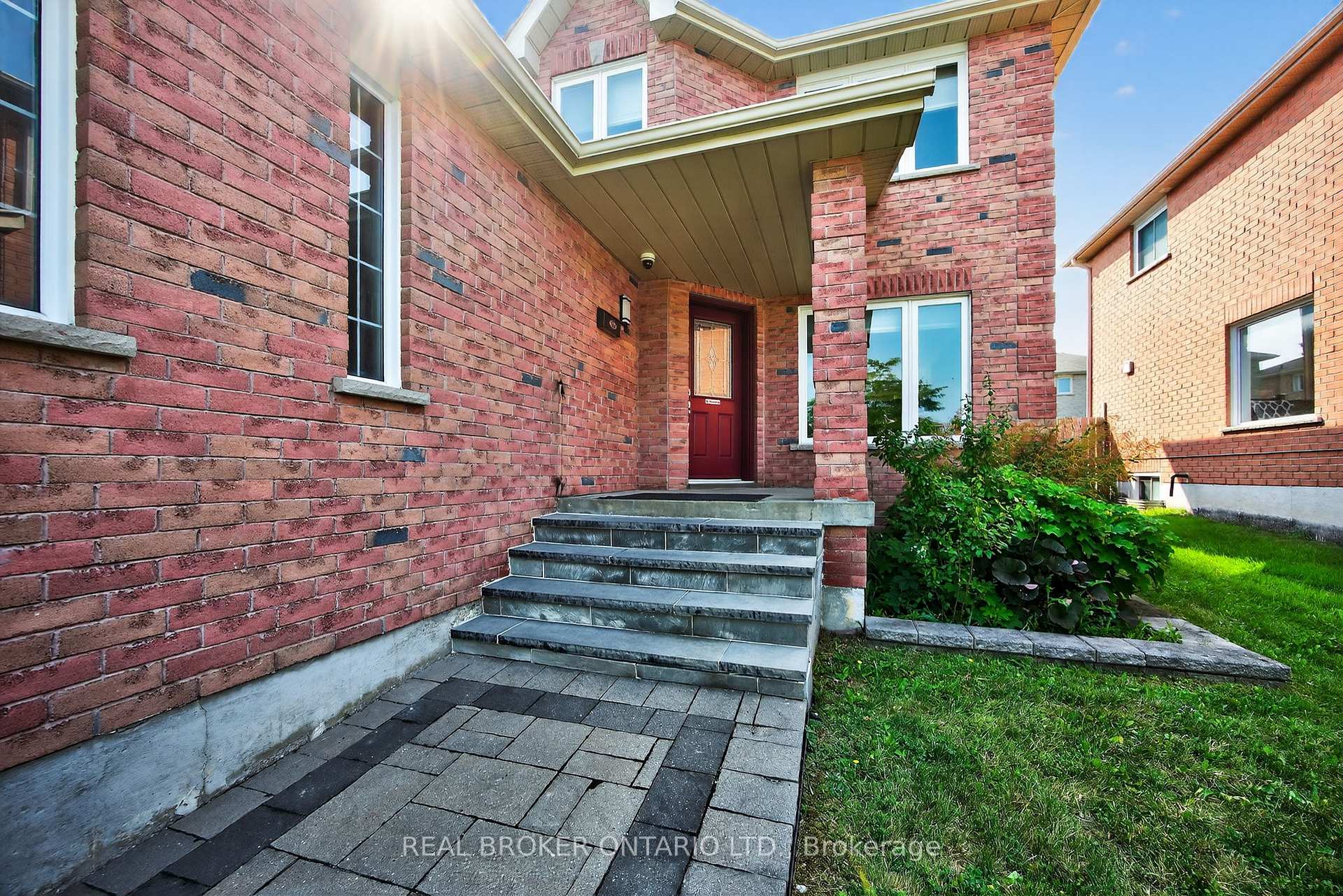 Photo 3 of 115 Birchwood Drive, Barrie, East Bayfield — HOMEH