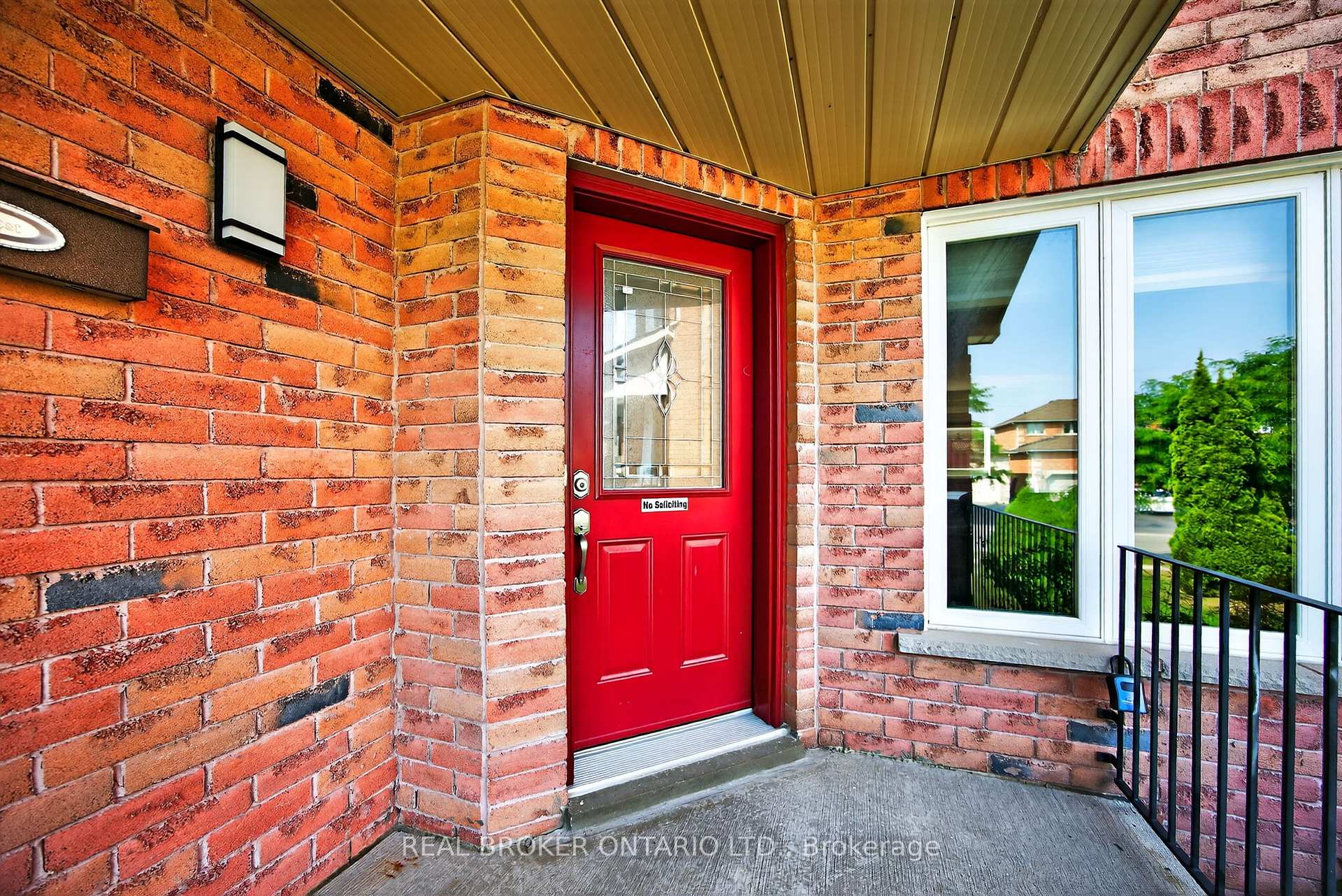 Photo 4 of 115 Birchwood Drive, Barrie, East Bayfield — HOMEH