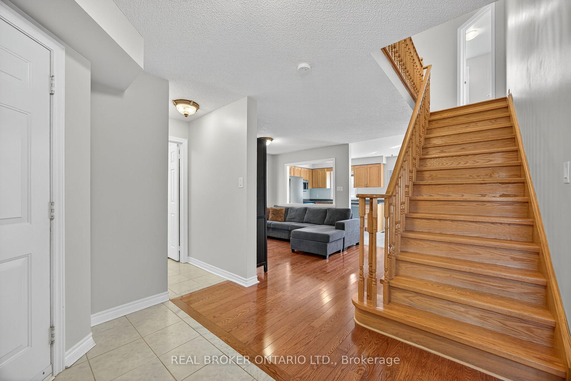 Photo 5 of 115 Birchwood Drive, Barrie, East Bayfield — HOMEH