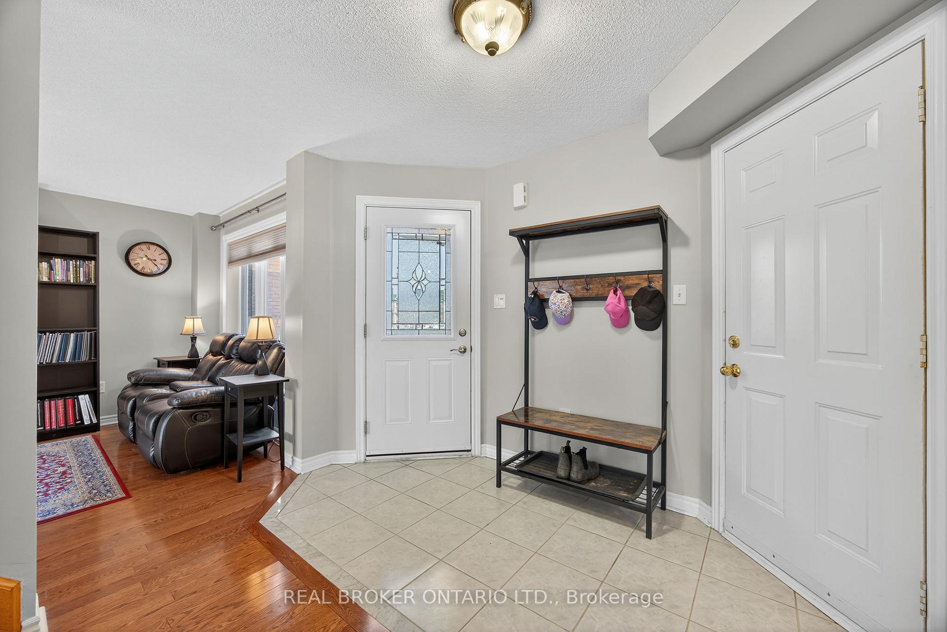 Photo 6 of 115 Birchwood Drive, Barrie, East Bayfield — HOMEH