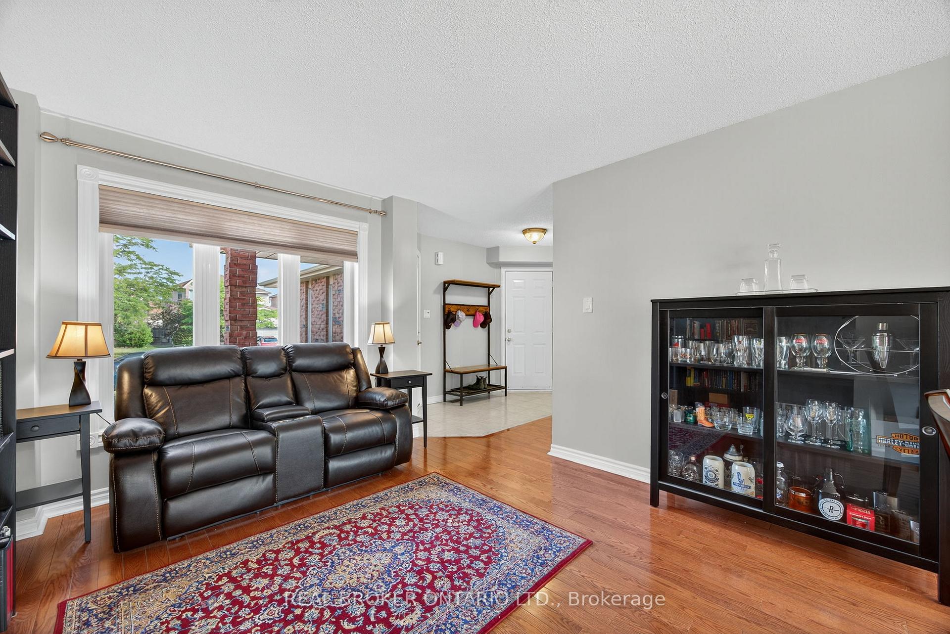 Photo 9 of 115 Birchwood Drive, Barrie, East Bayfield — HOMEH