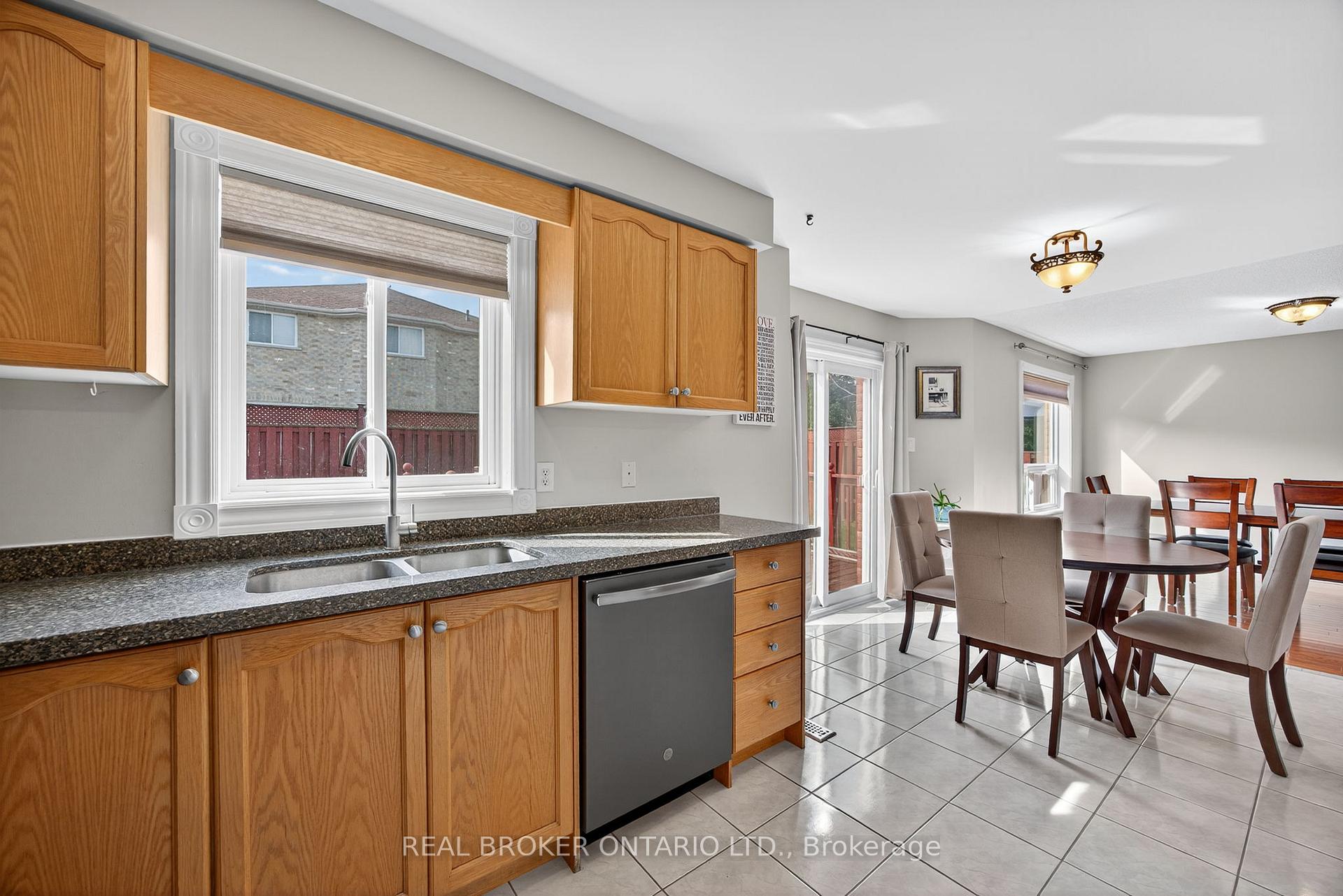 Photo 23 of 115 Birchwood Drive, Barrie, East Bayfield — HOMEH